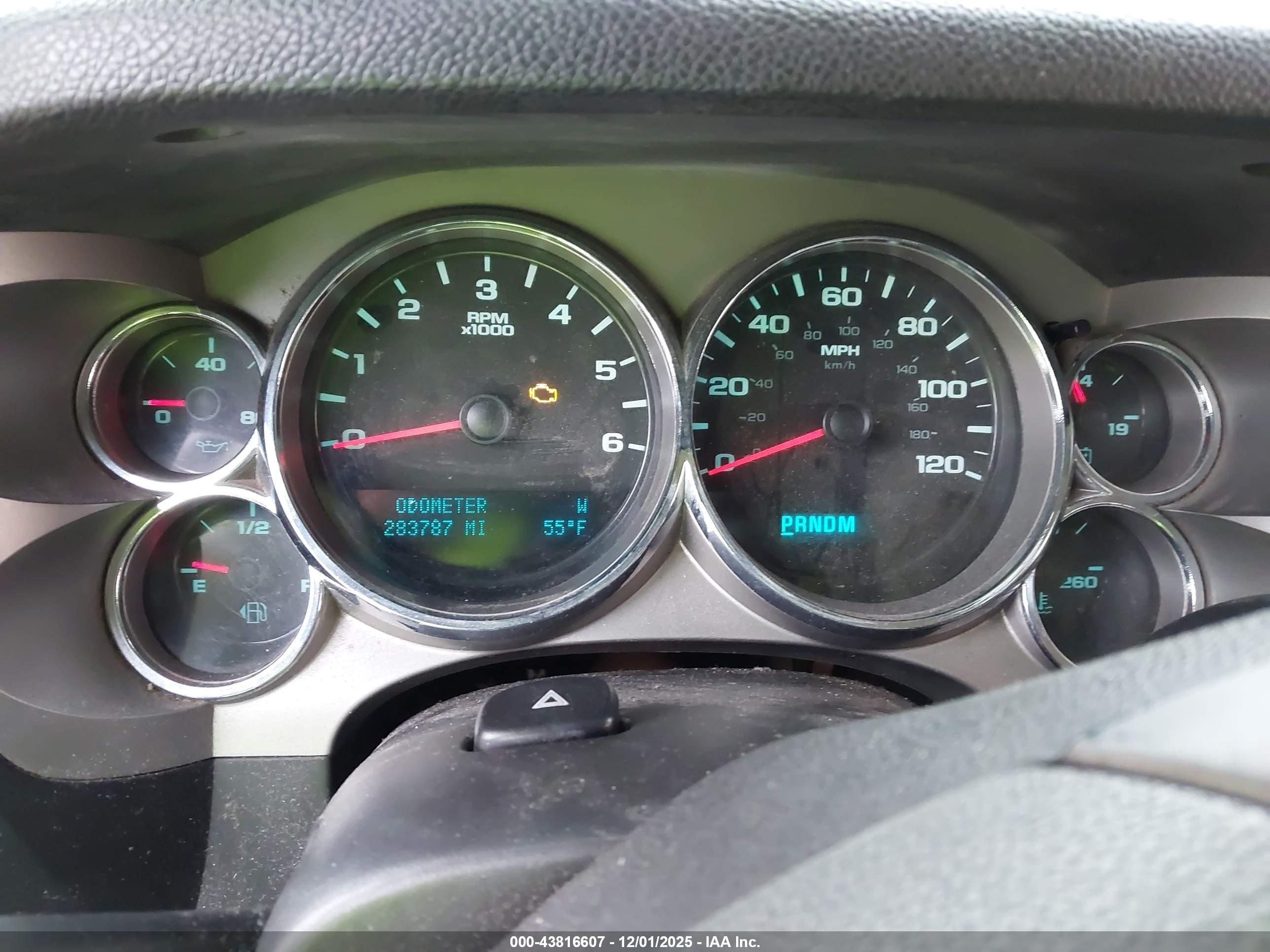 CHEVROLET SILVERADO image 7