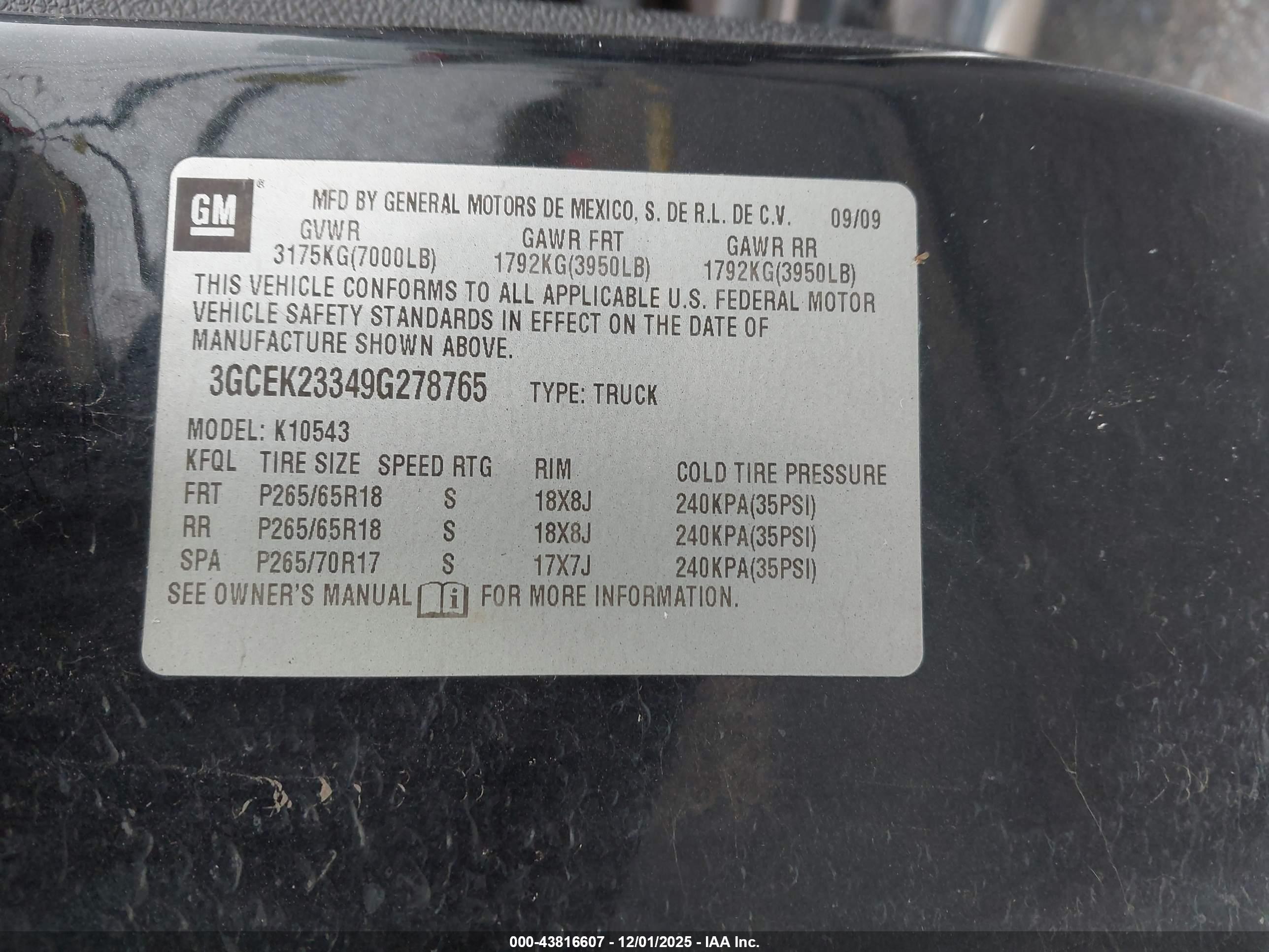 CHEVROLET SILVERADO image 9