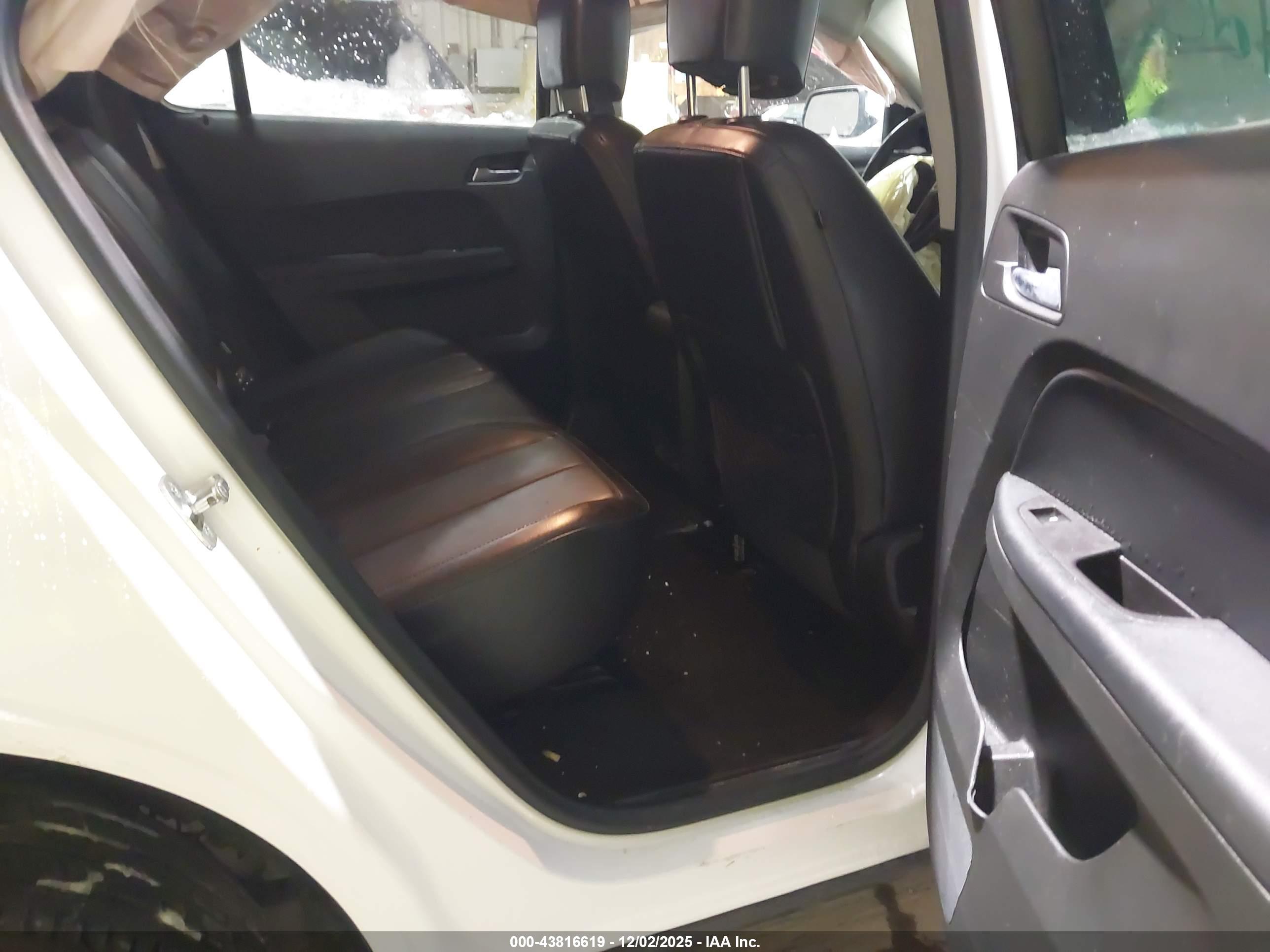 CHEVROLET EQUINOX image 8