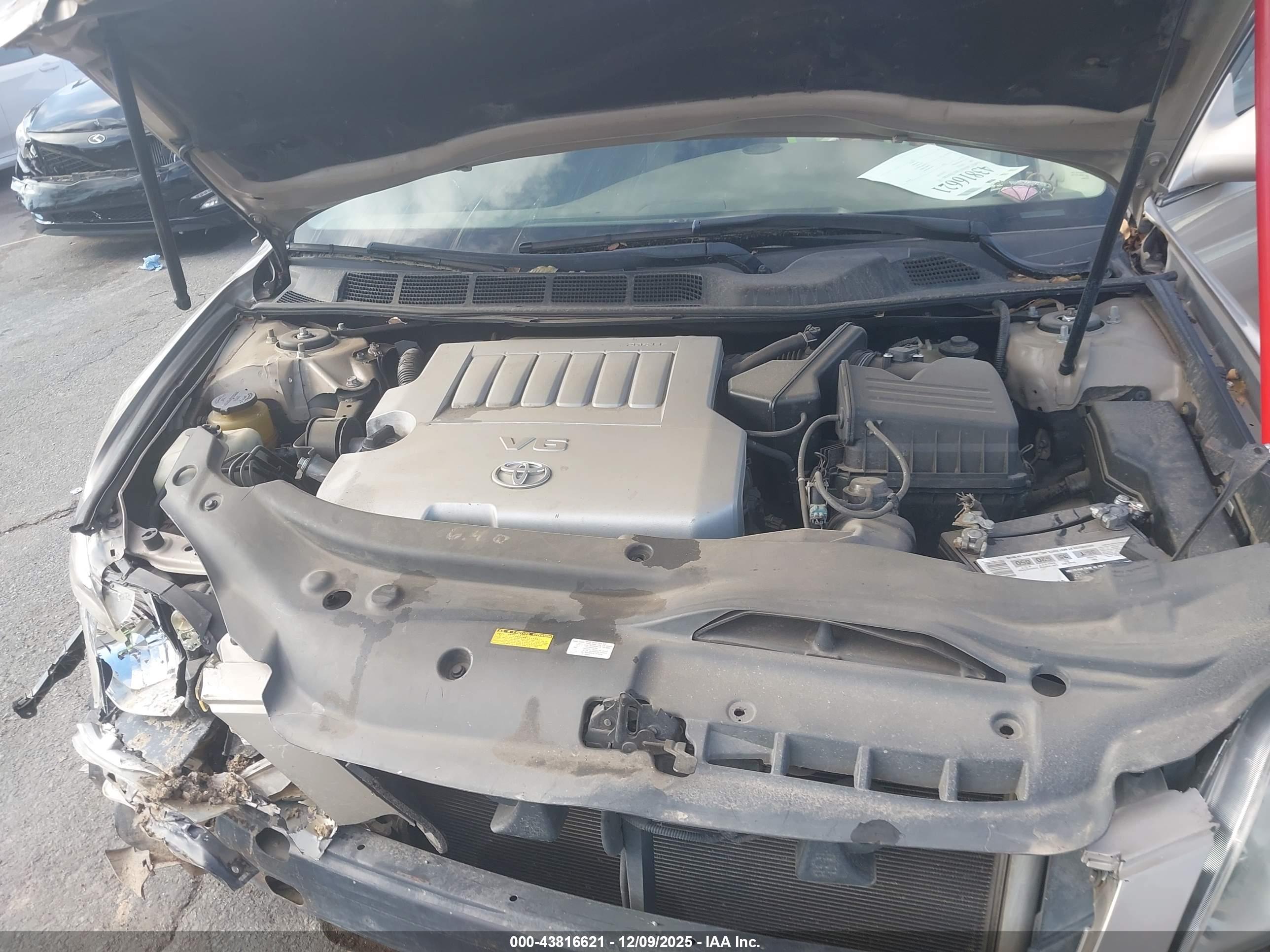 TOYOTA AVALON image 10