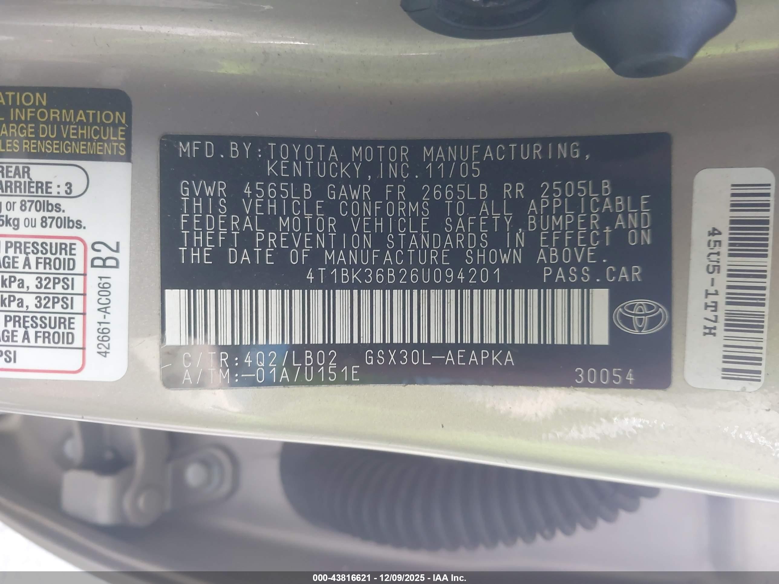 TOYOTA AVALON image 9