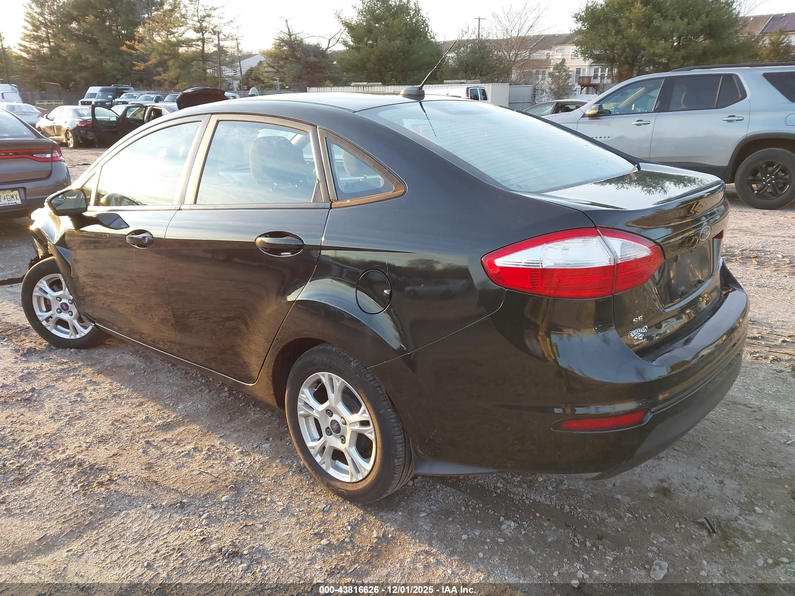 FORD FIESTA image 3