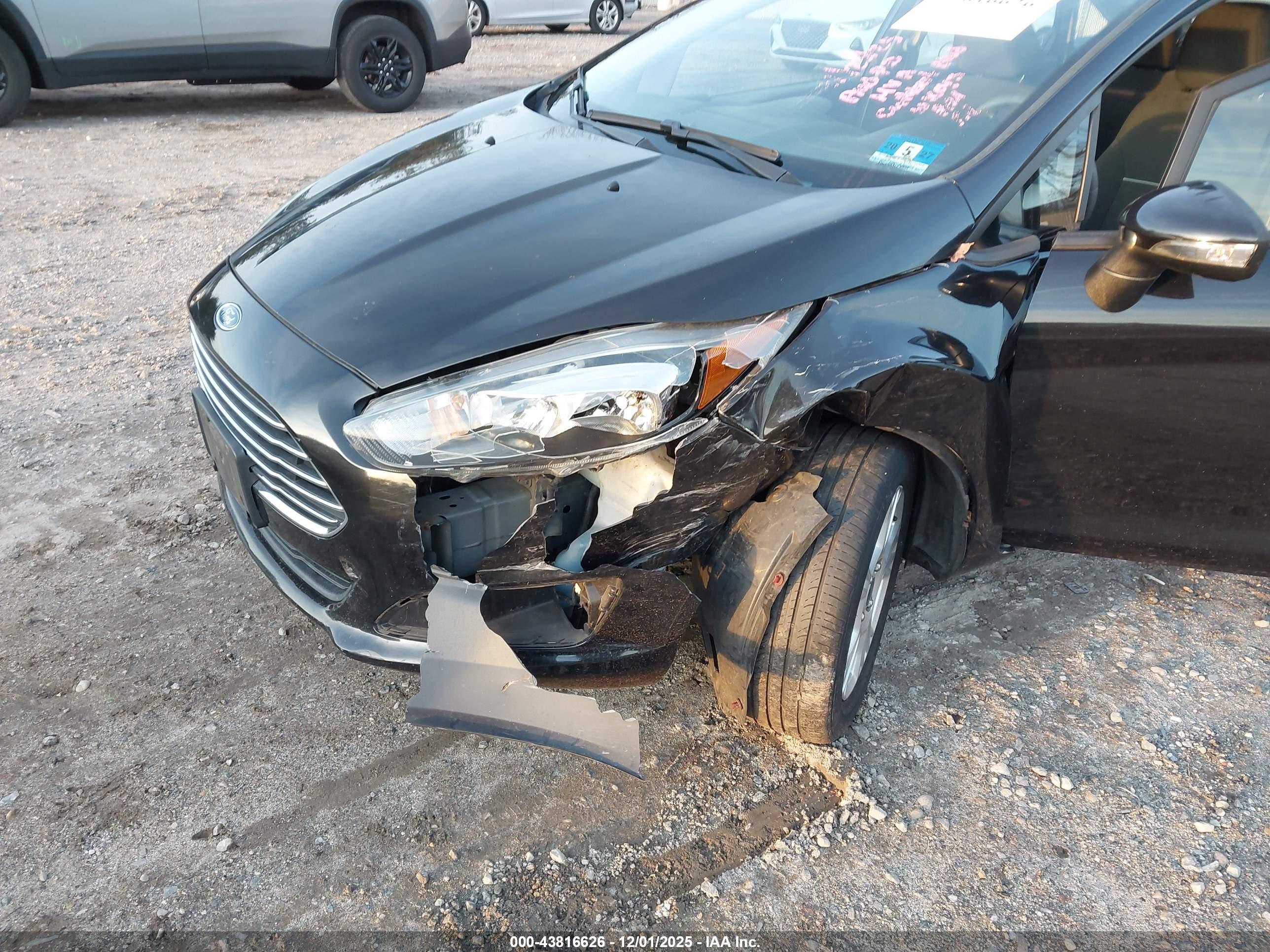 FORD FIESTA image 6