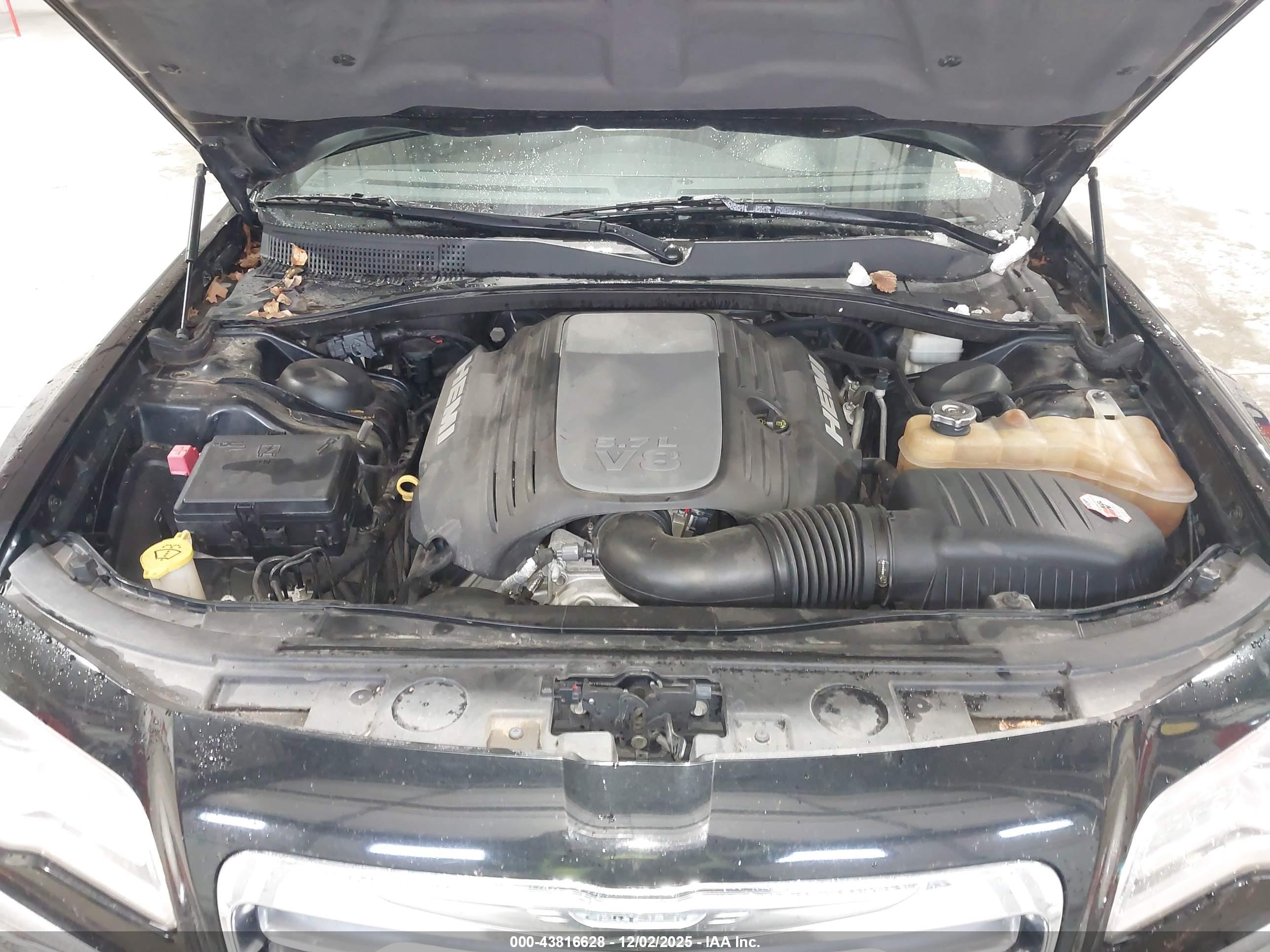 CHRYSLER 300C image 10