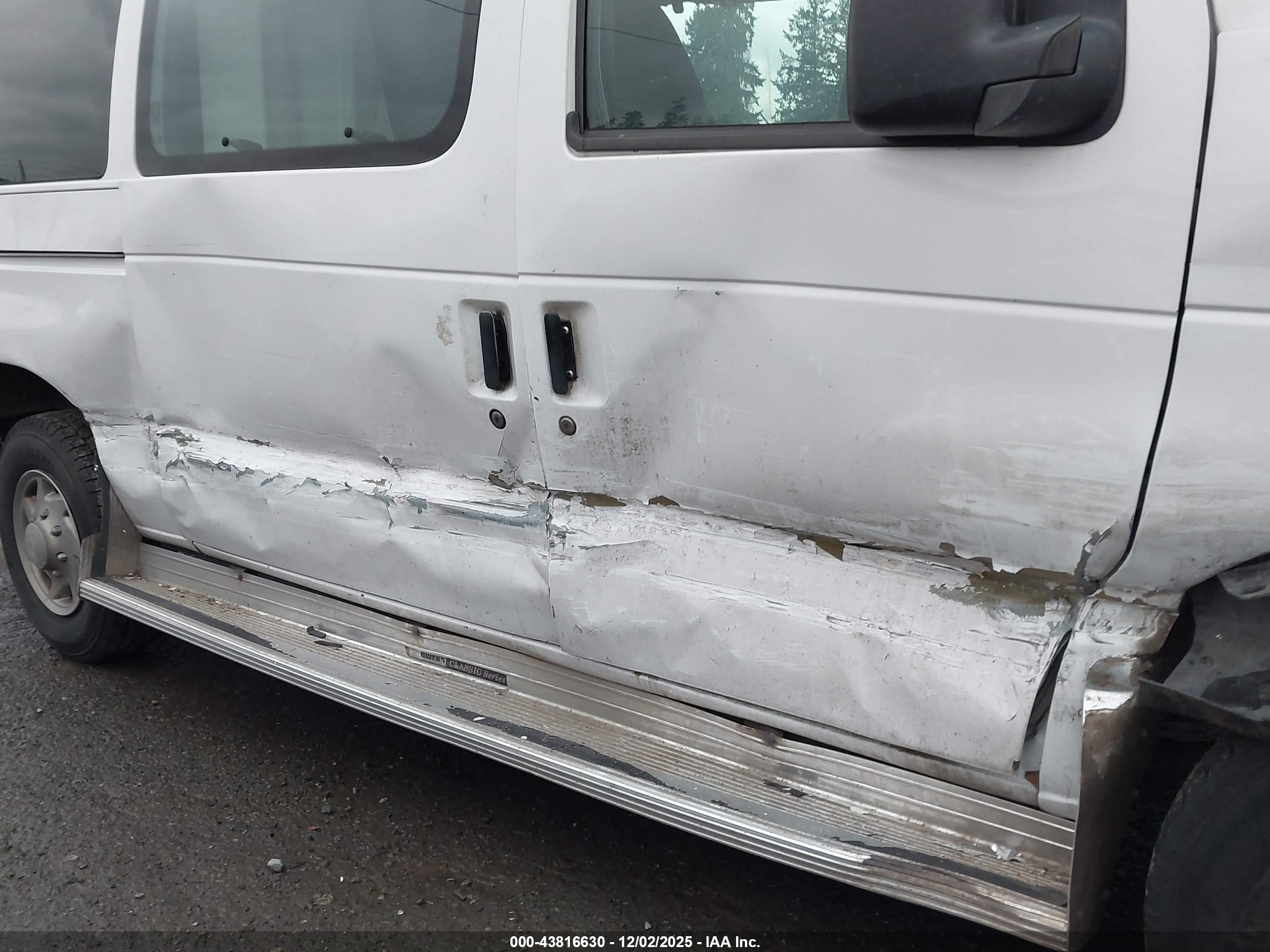 FORD E-350 image 6
