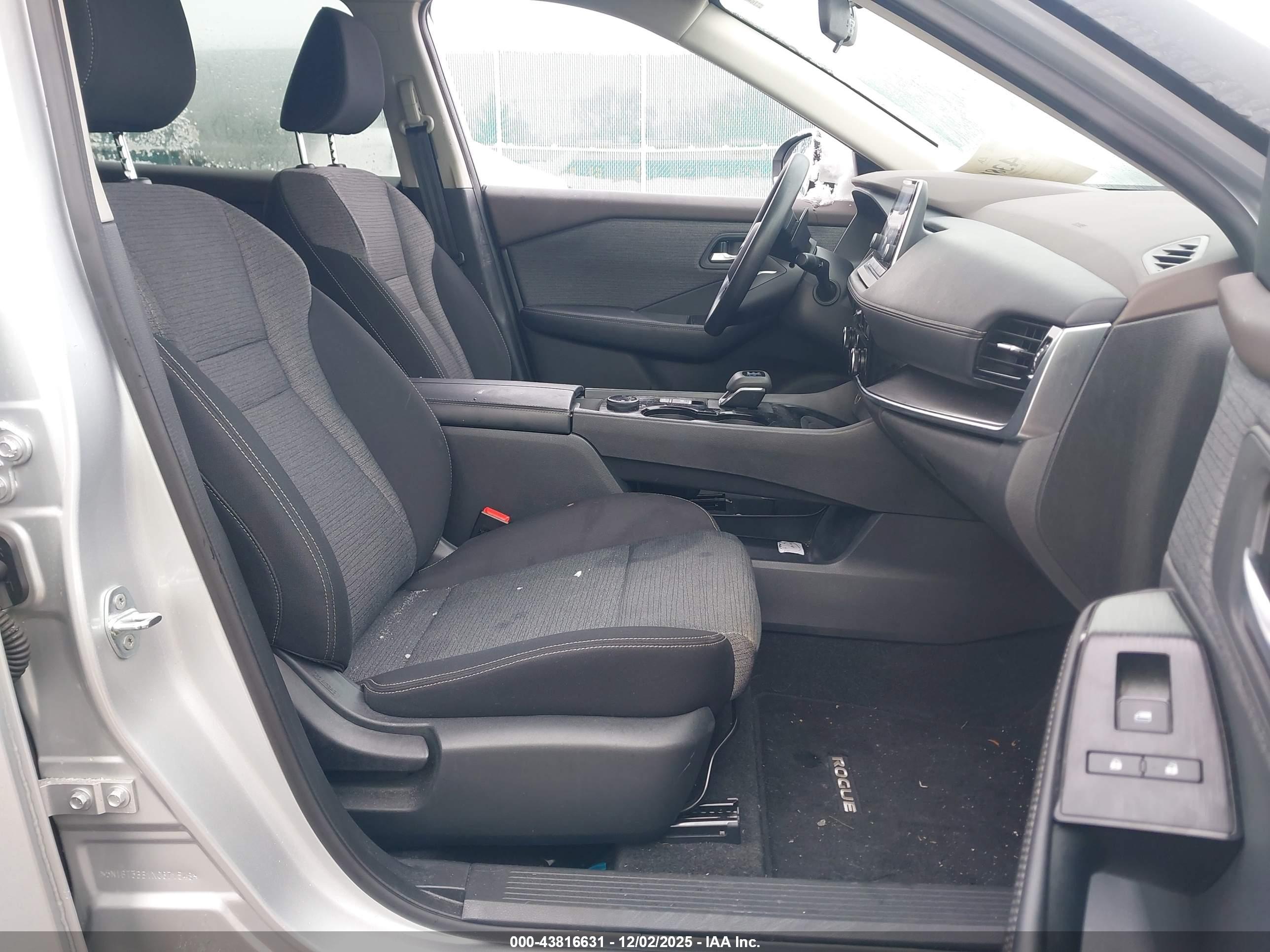 NISSAN ROGUE image 5