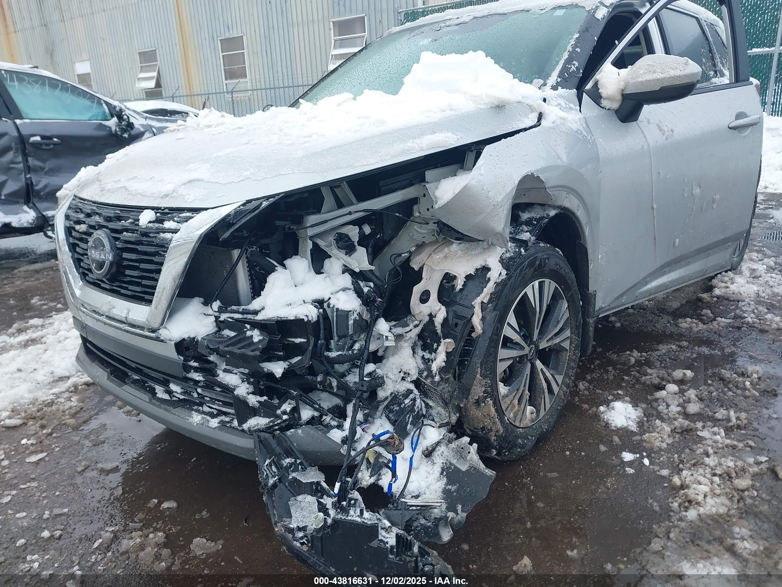 NISSAN ROGUE image 6
