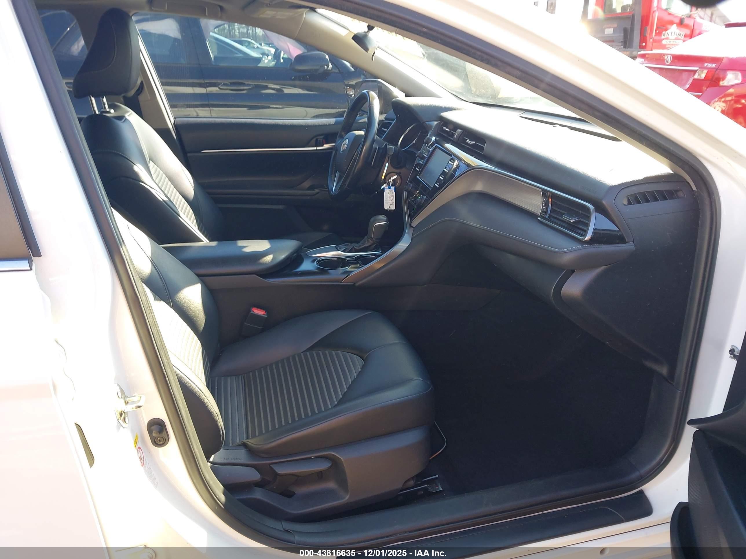 TOYOTA CAMRY image 5