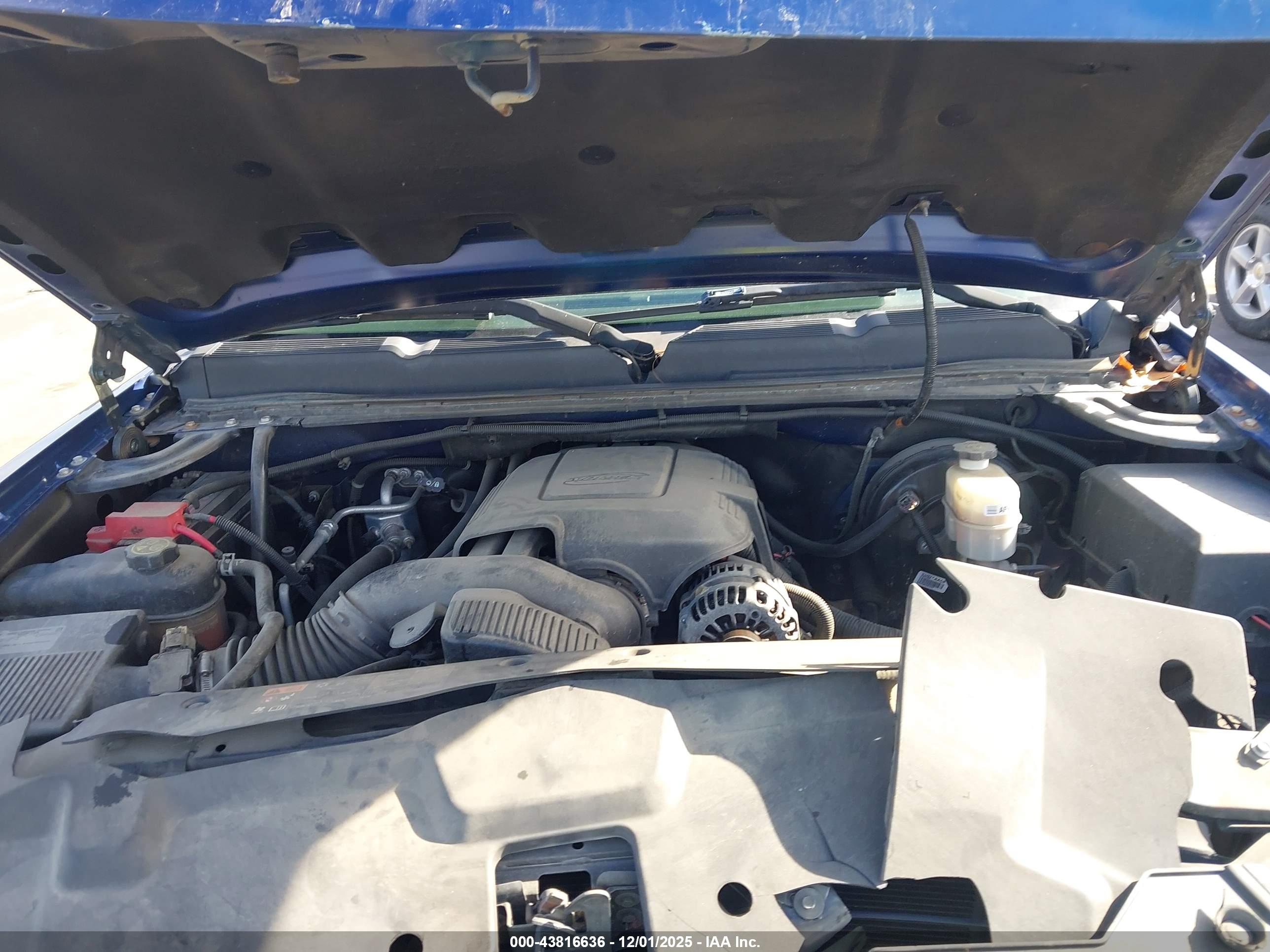 CHEVROLET SILVERADO image 10