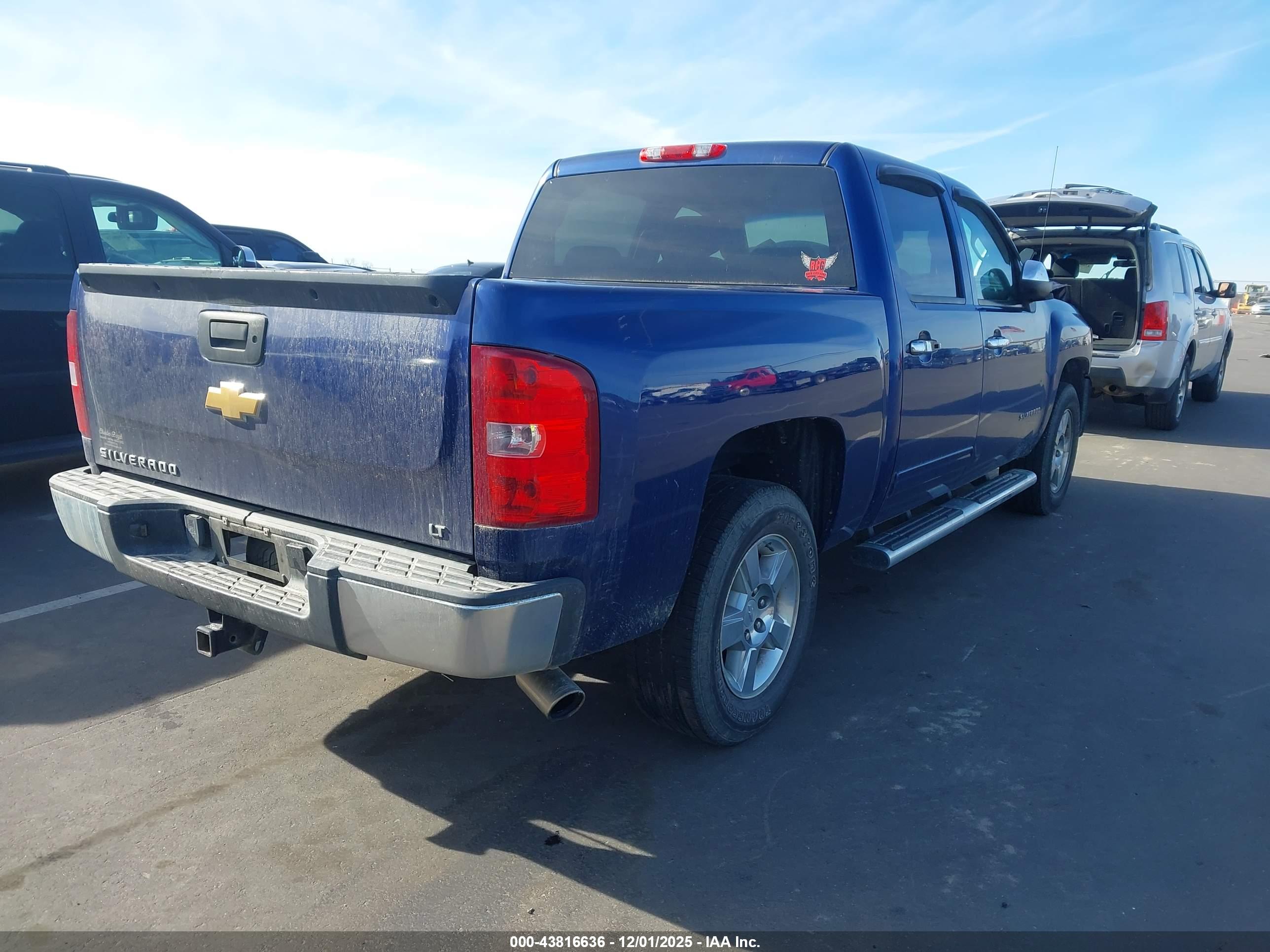CHEVROLET SILVERADO image 4