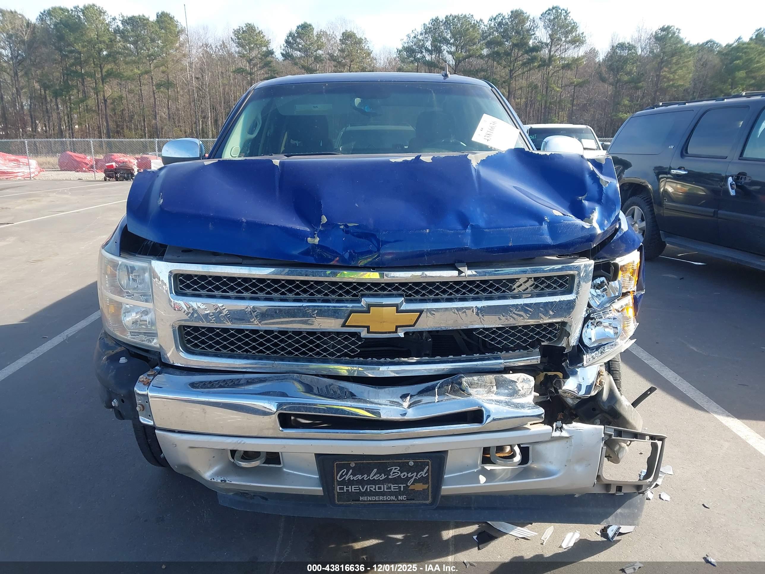CHEVROLET SILVERADO image 6