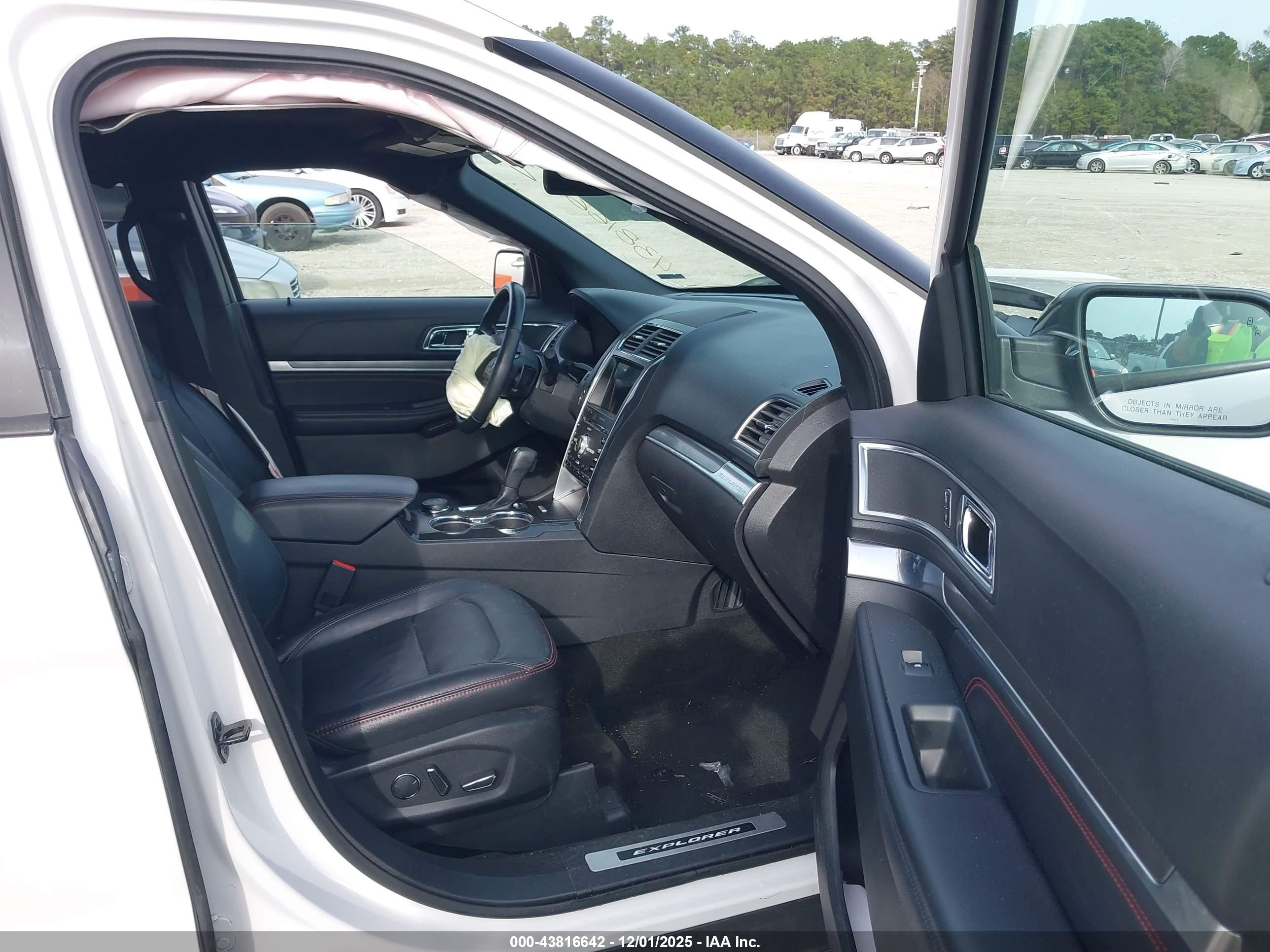 FORD EXPLORER image 5