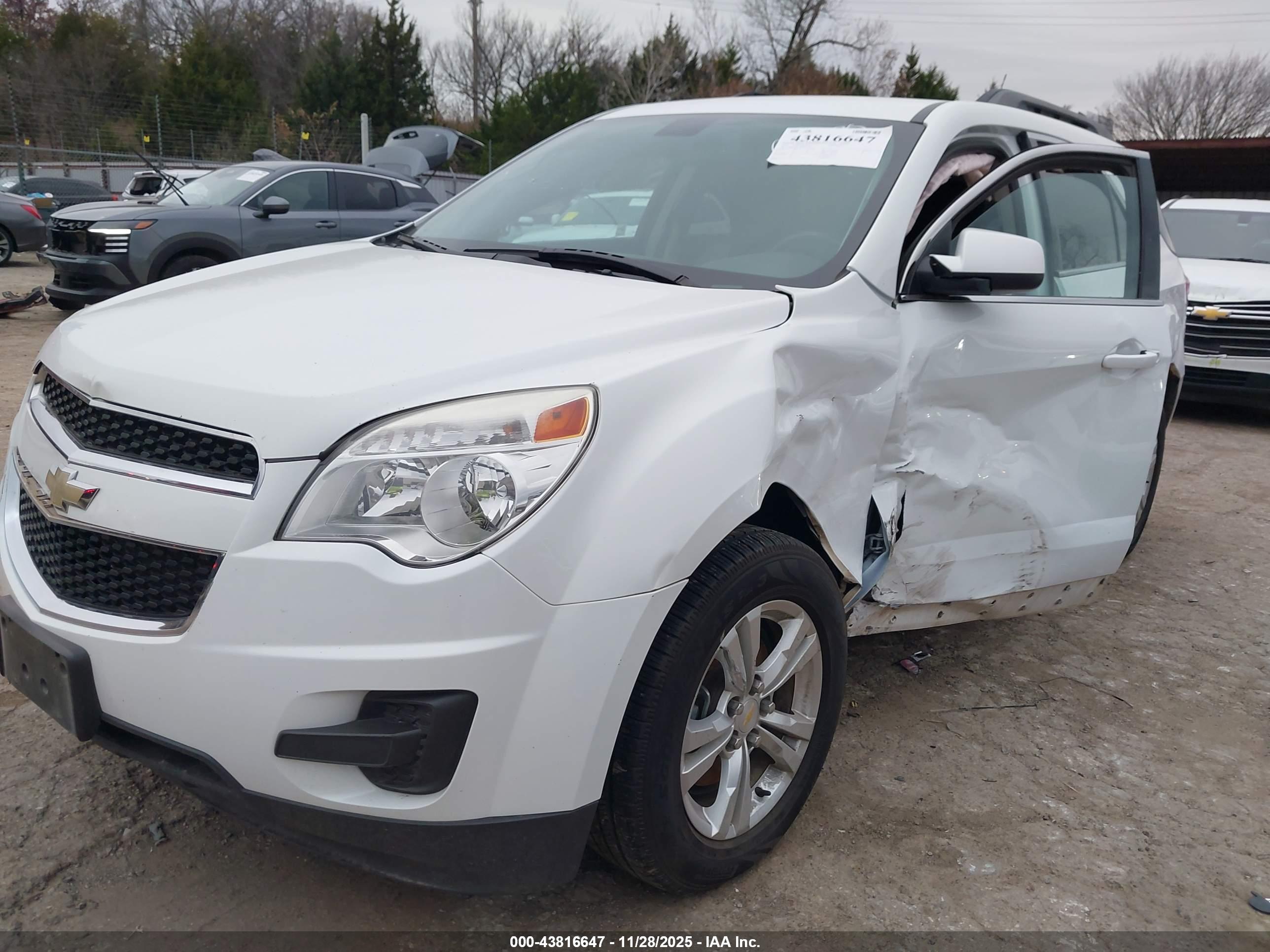 CHEVROLET EQUINOX image 2