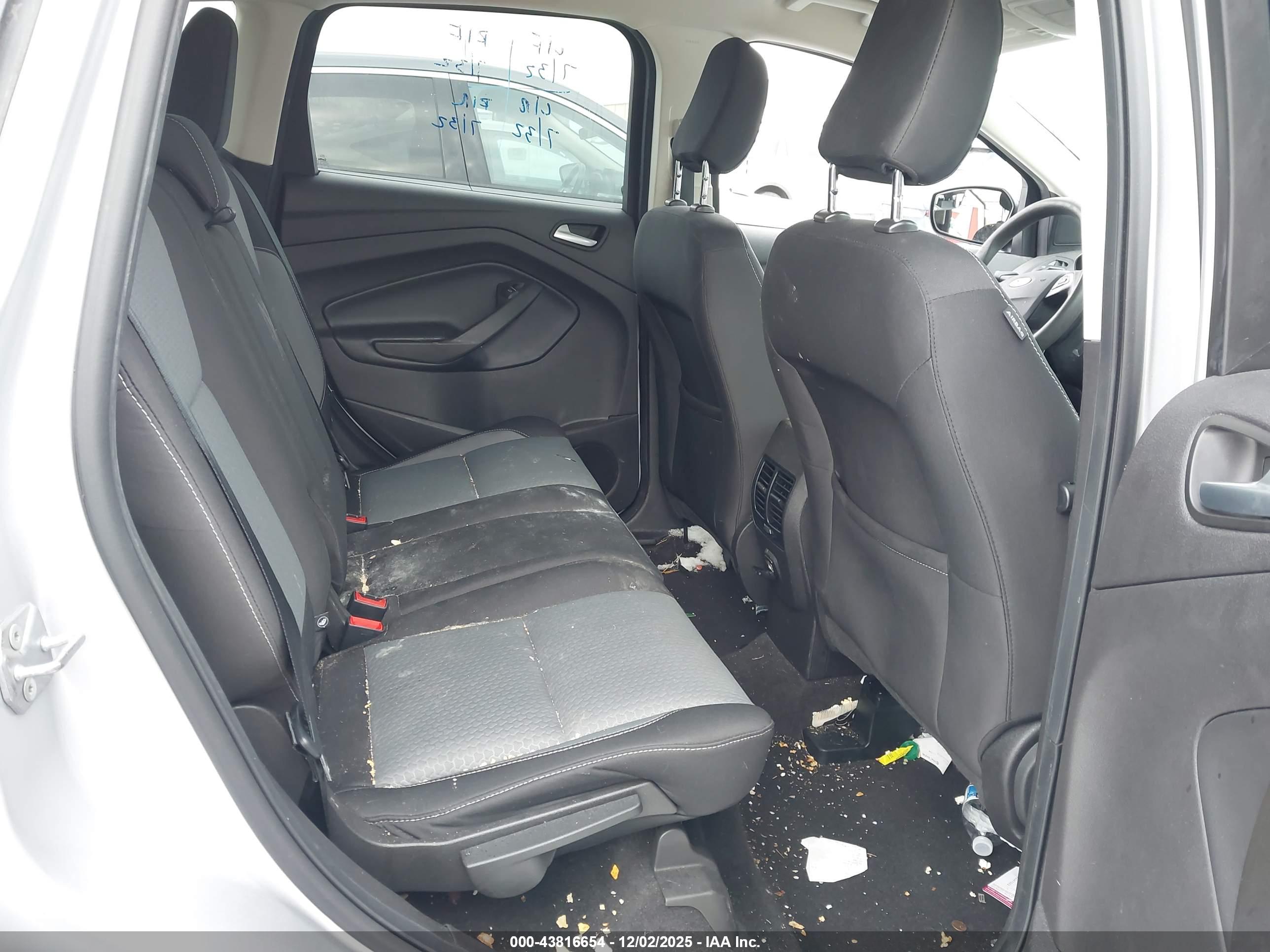 FORD ESCAPE image 8