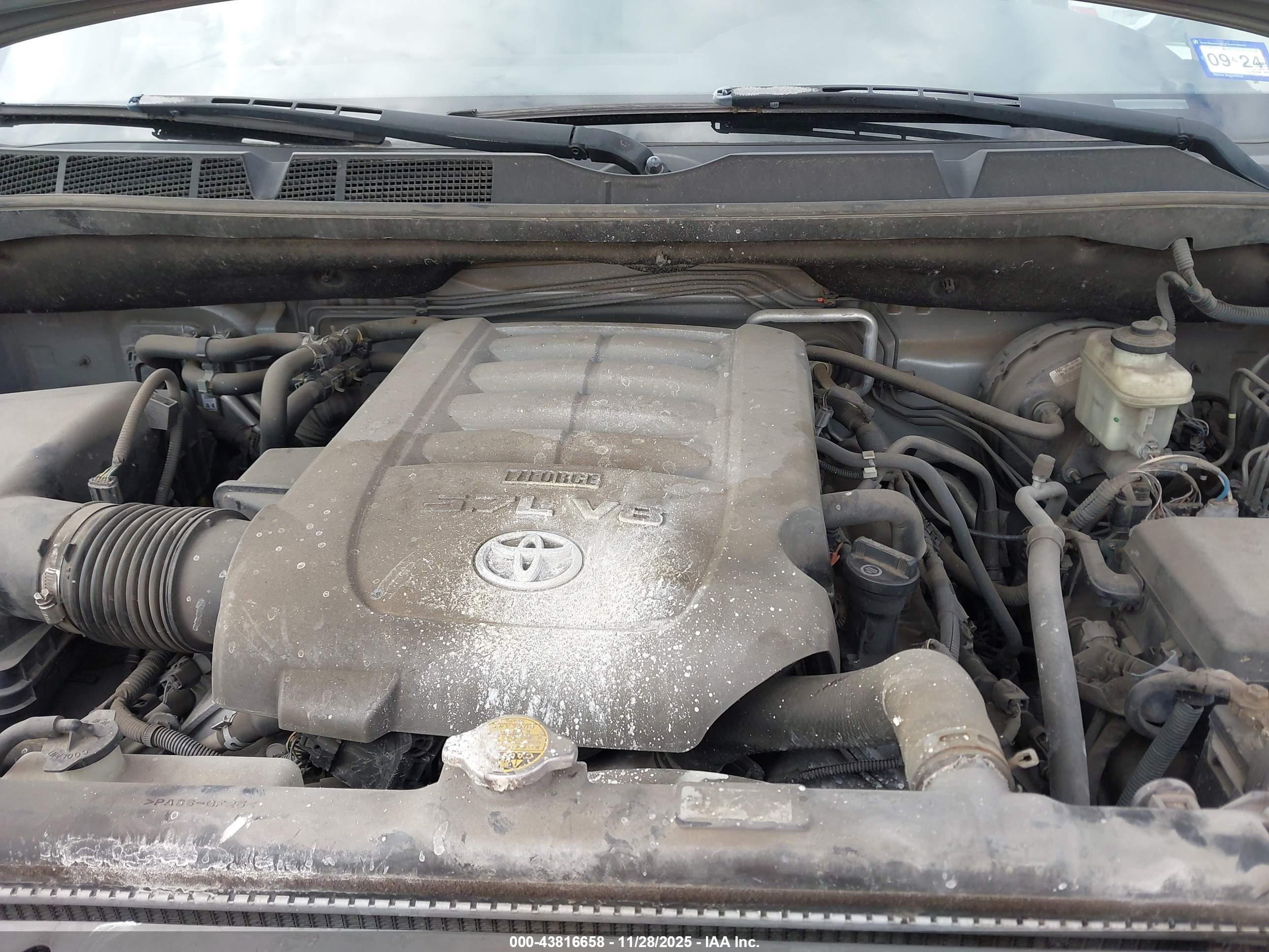 TOYOTA SEQUOIA image 10