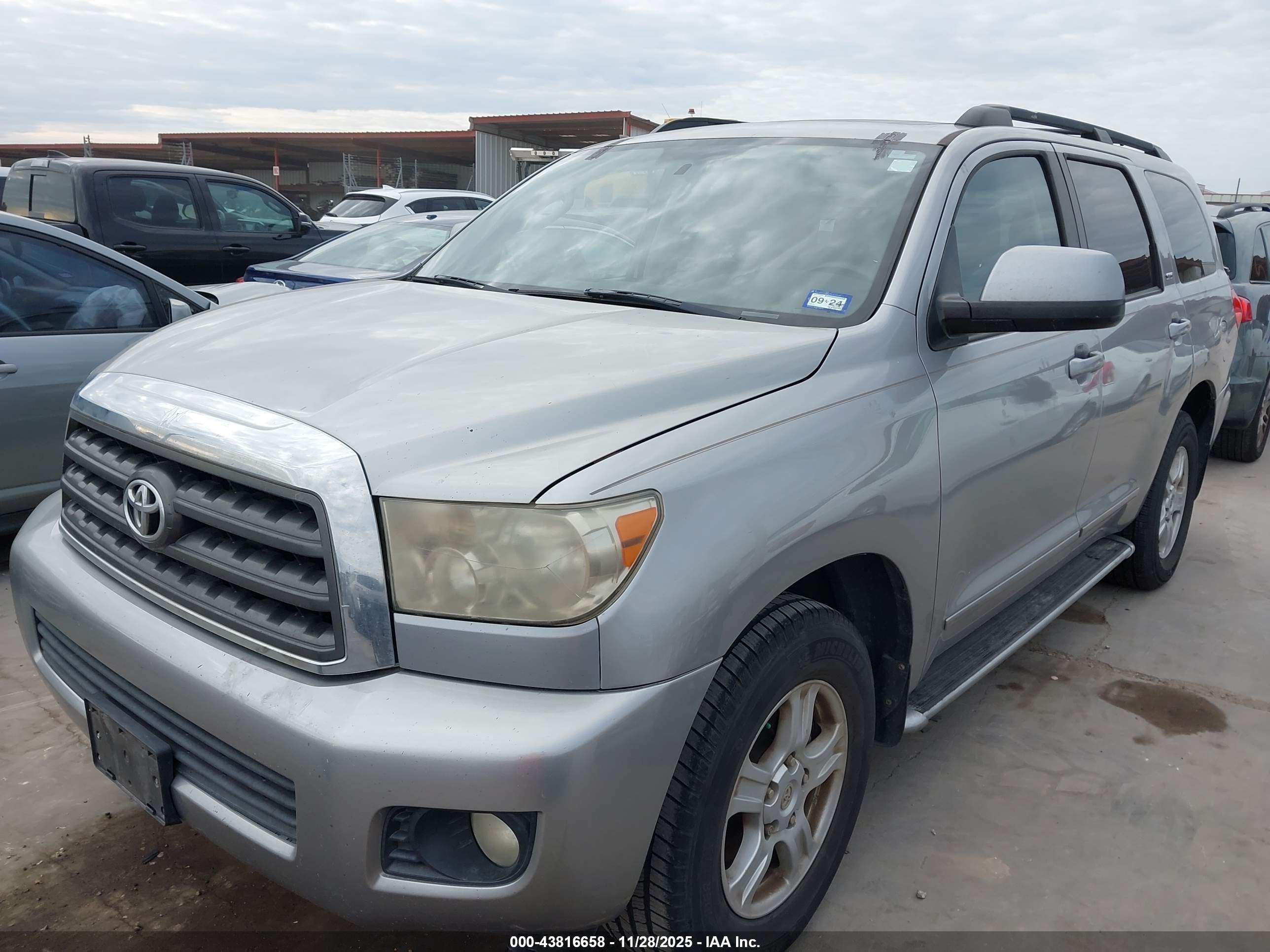 TOYOTA SEQUOIA image 2