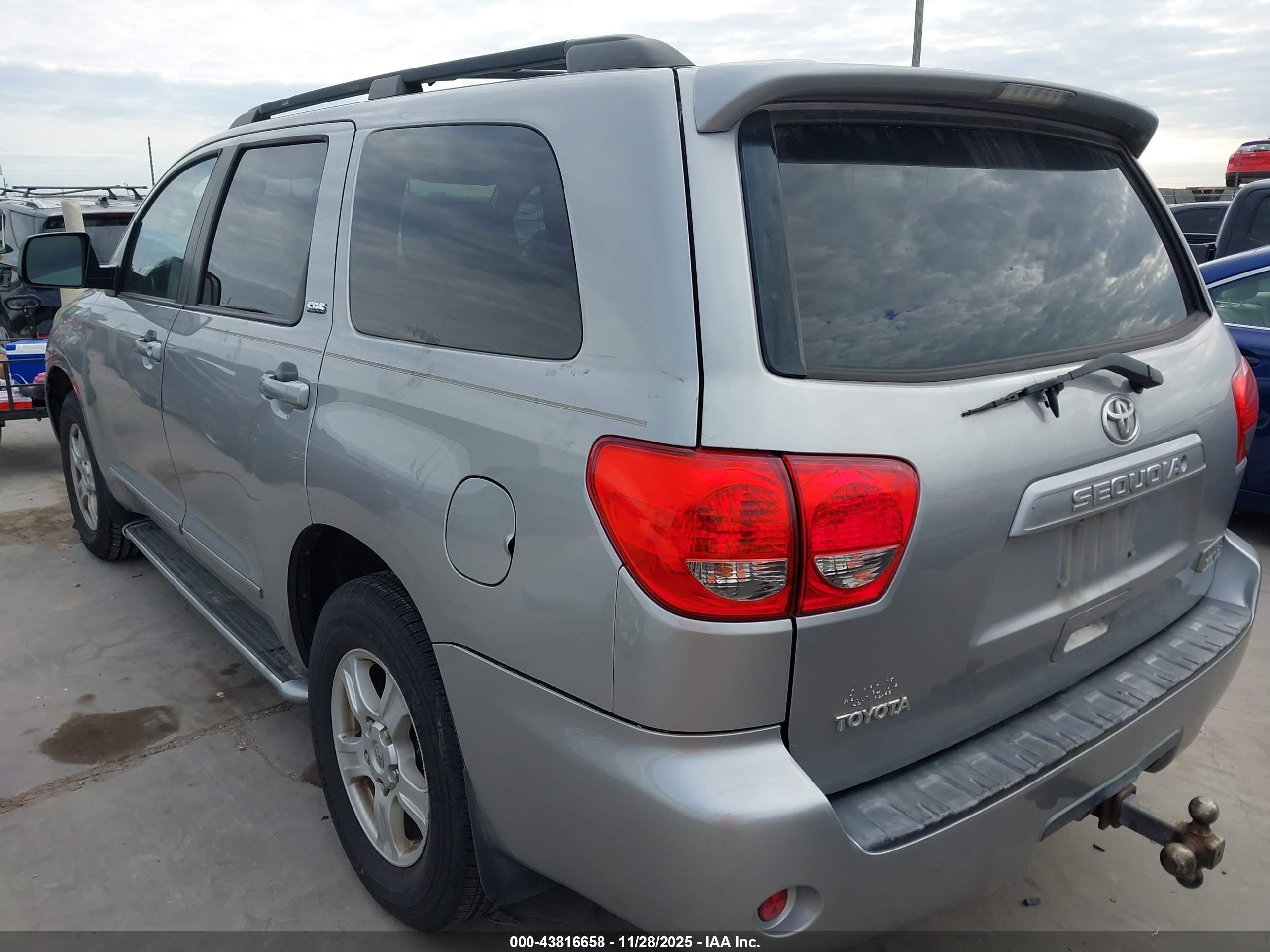 TOYOTA SEQUOIA image 3
