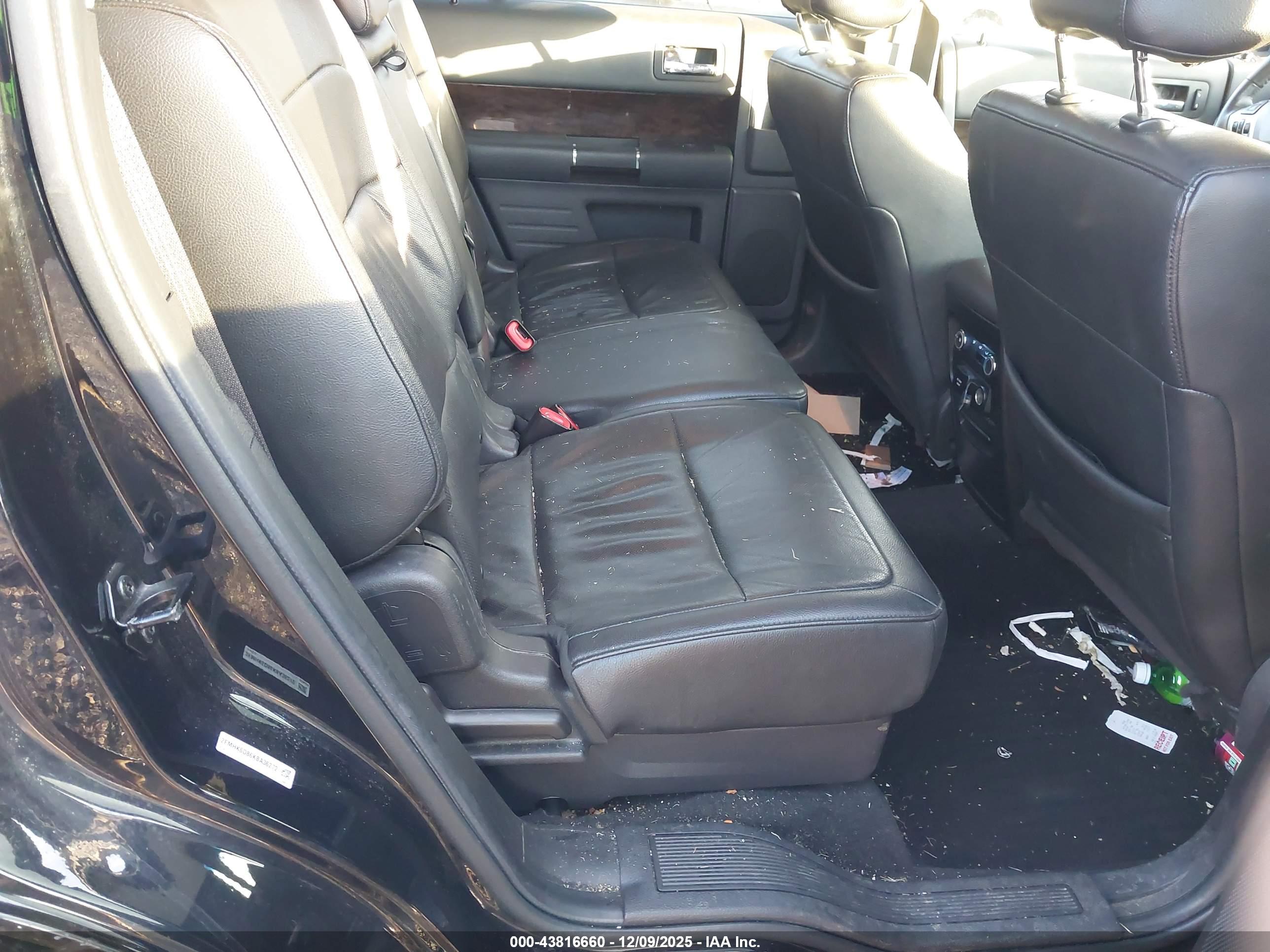 FORD FLEX image 8