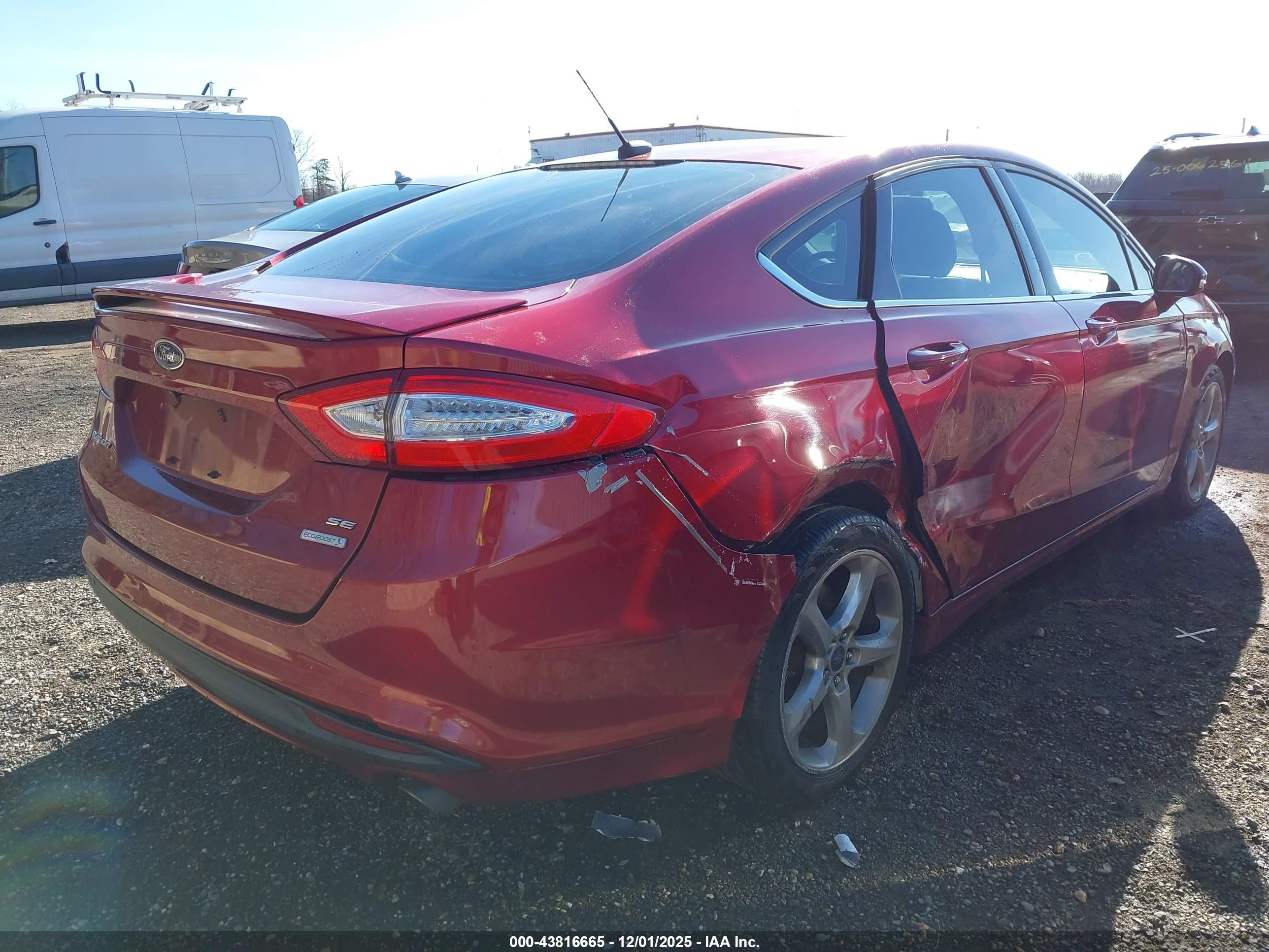 FORD FUSION image 6