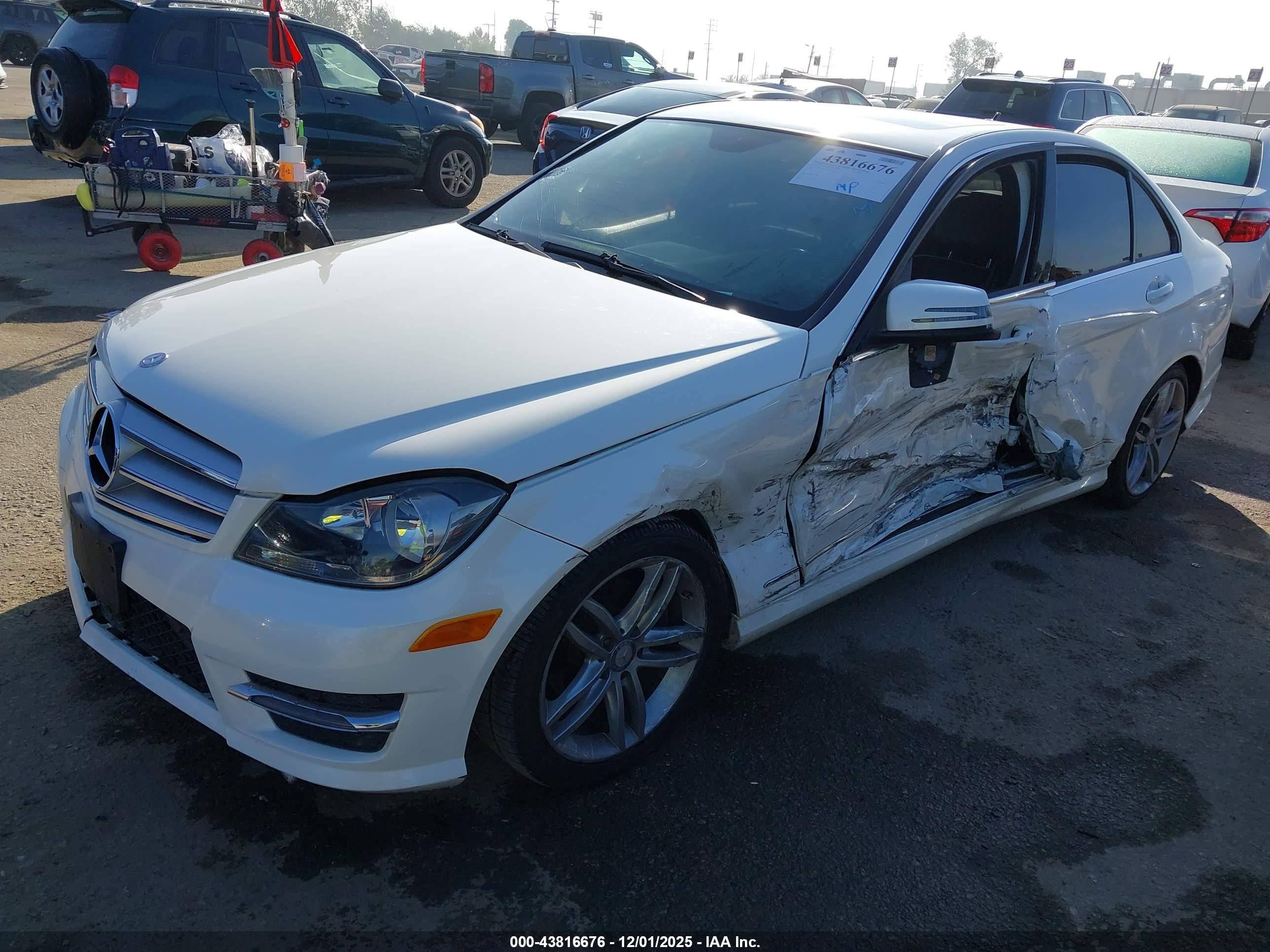 MERCEDES-BENZ C image 2