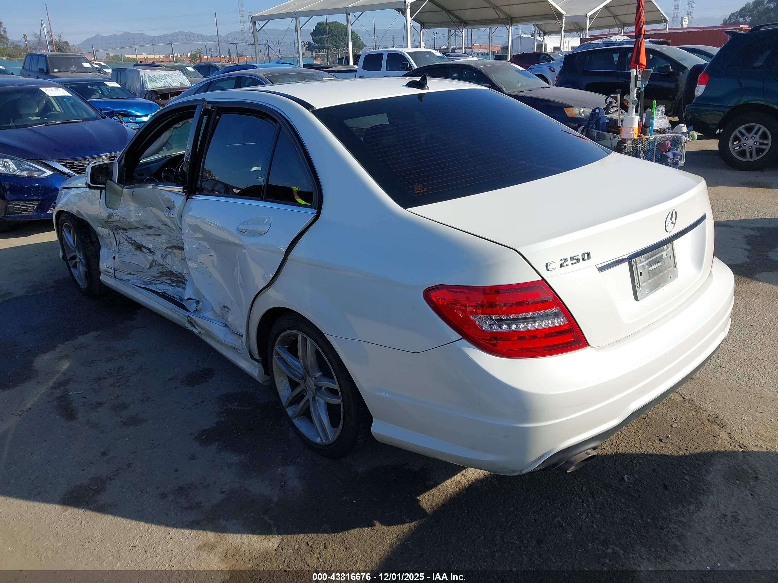 MERCEDES-BENZ C image 3