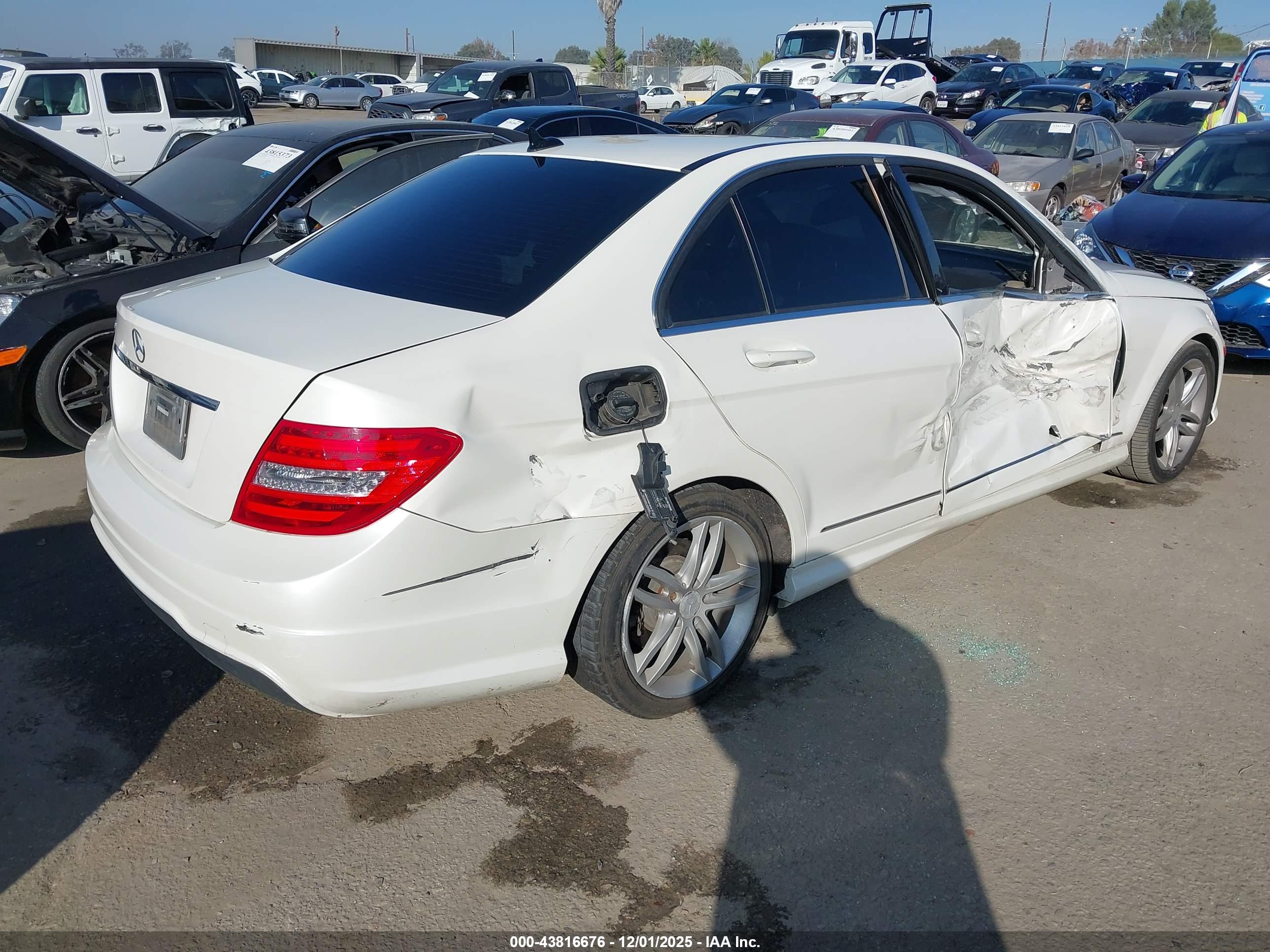 MERCEDES-BENZ C image 4
