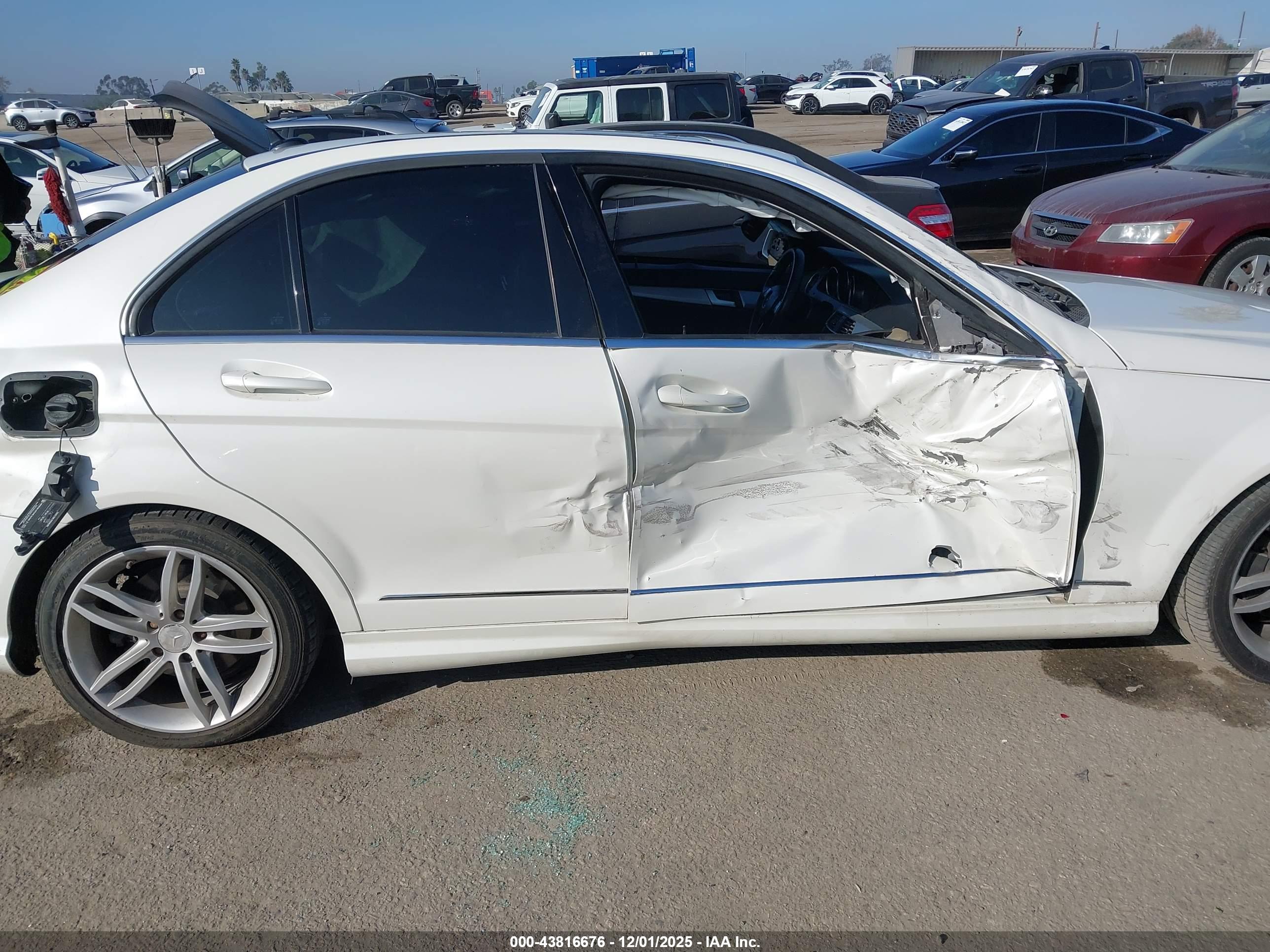 MERCEDES-BENZ C image 6
