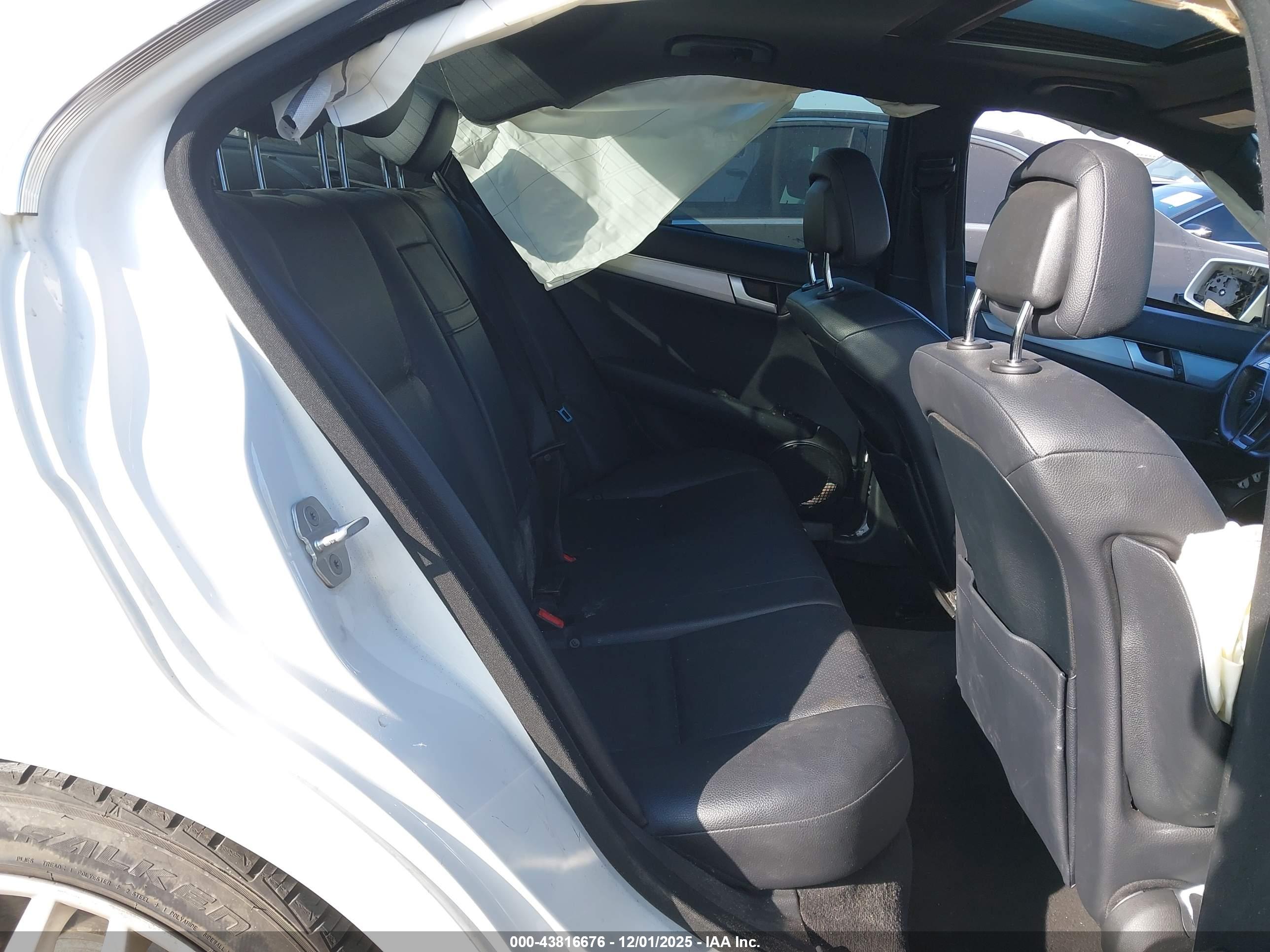 MERCEDES-BENZ C image 8