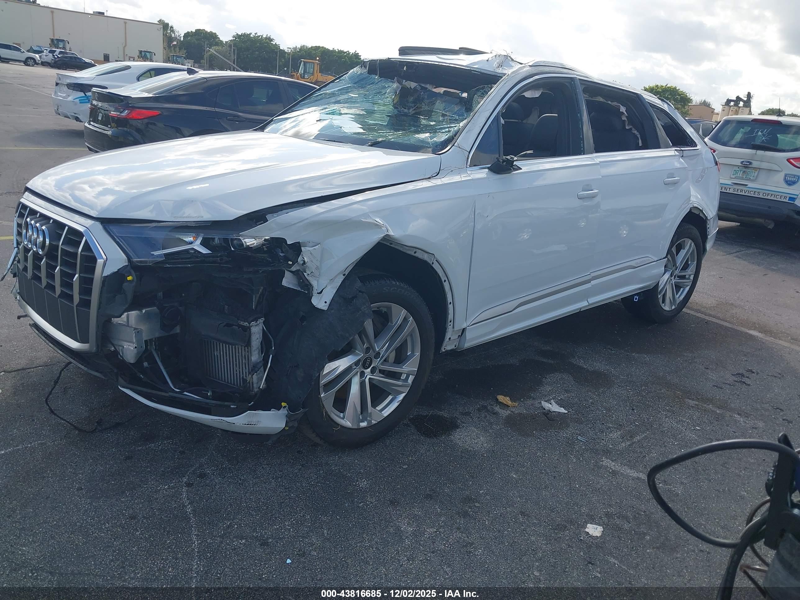 AUDI Q7 image 2