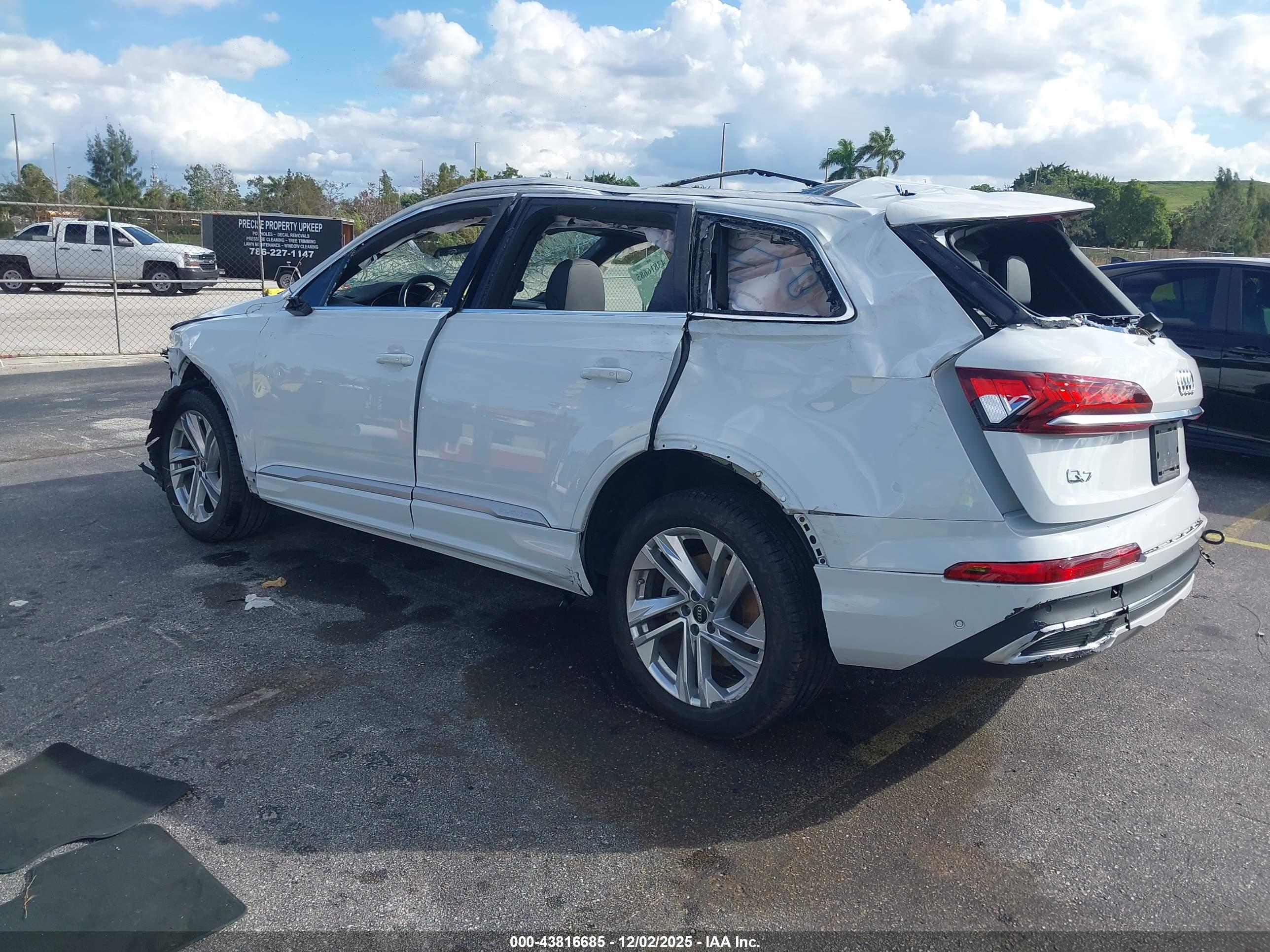 AUDI Q7 image 3