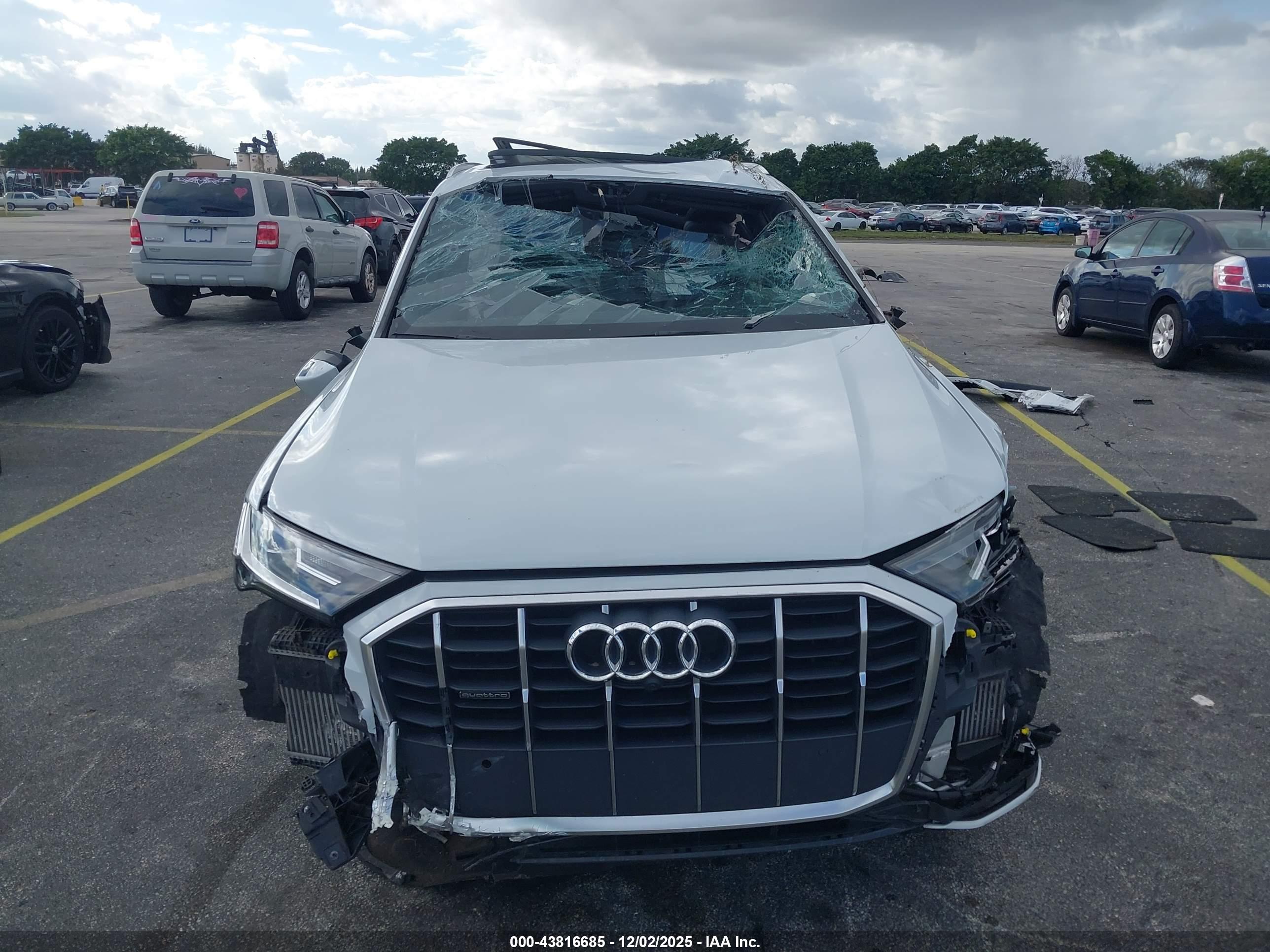 AUDI Q7 image 6