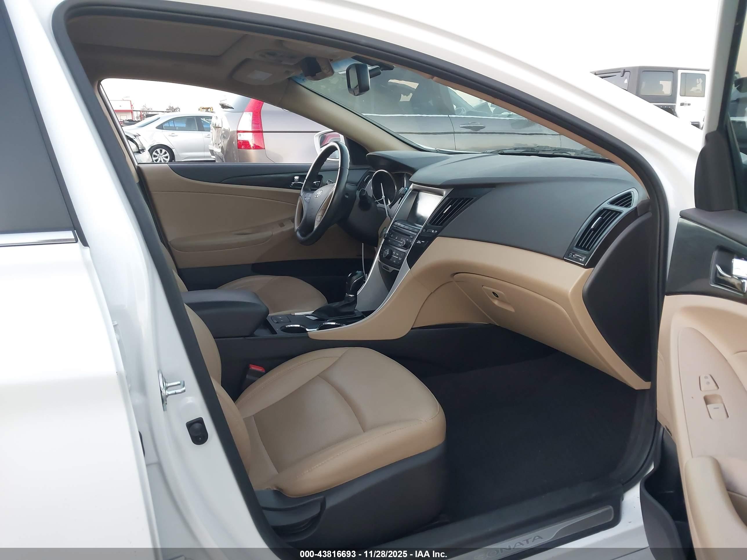 HYUNDAI SONATA image 5