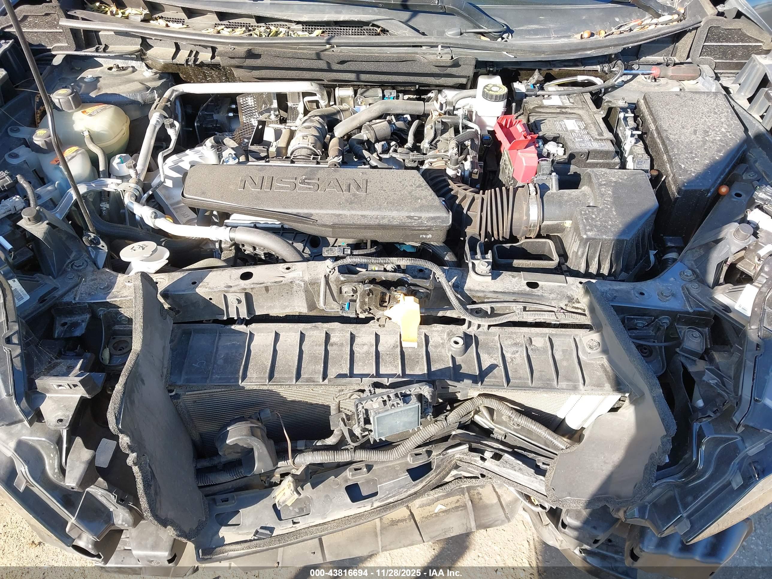 NISSAN ROGUE image 10