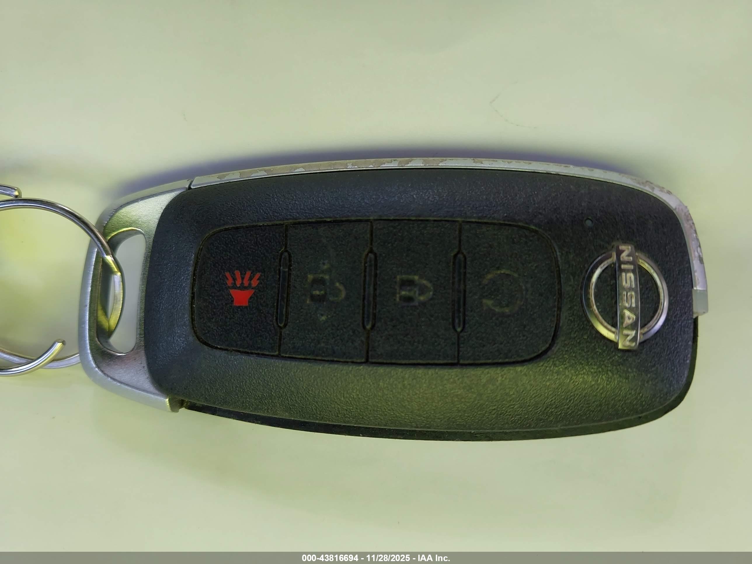 NISSAN ROGUE image 11