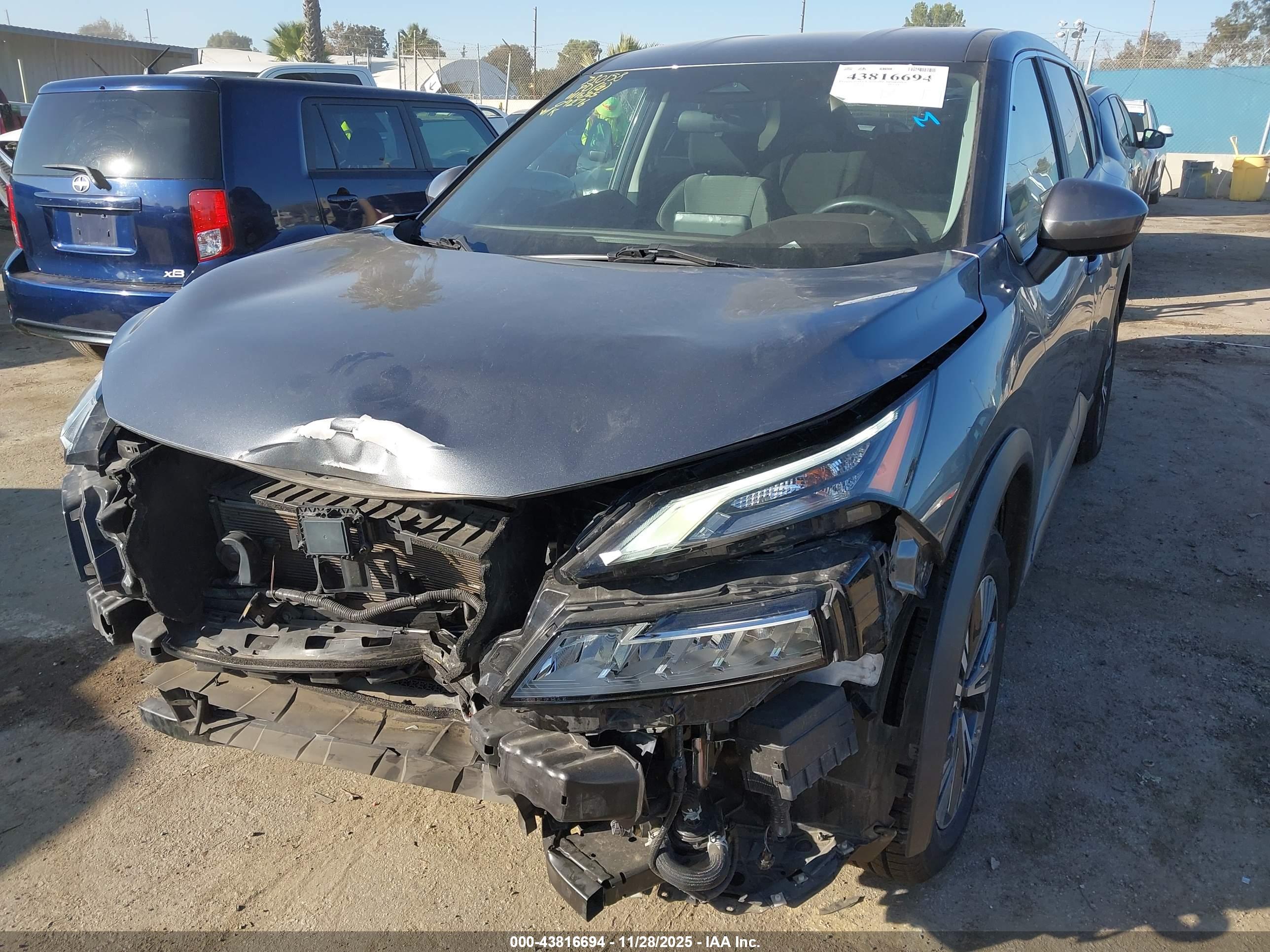 NISSAN ROGUE image 6