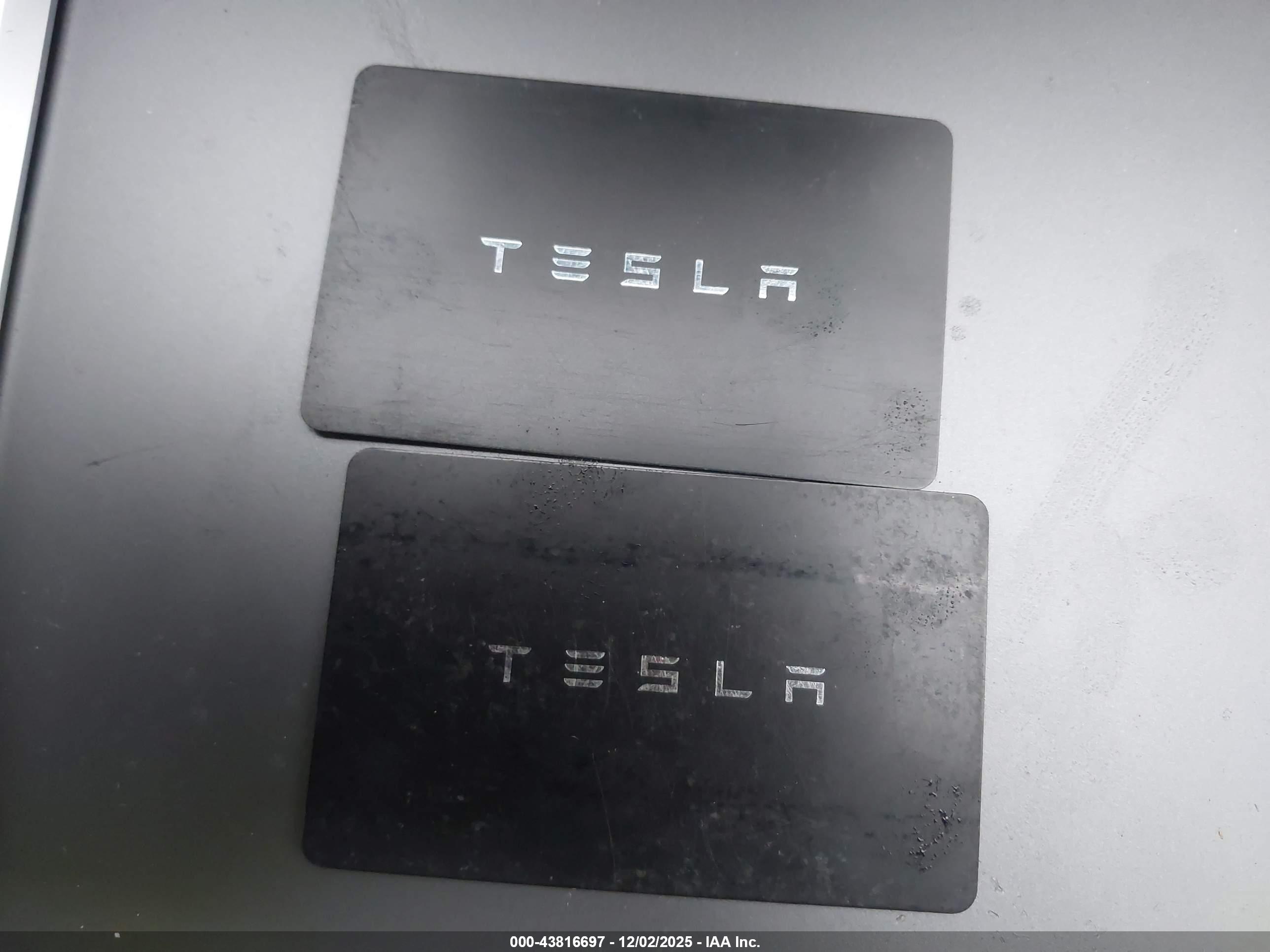 TESLA MODEL image 11
