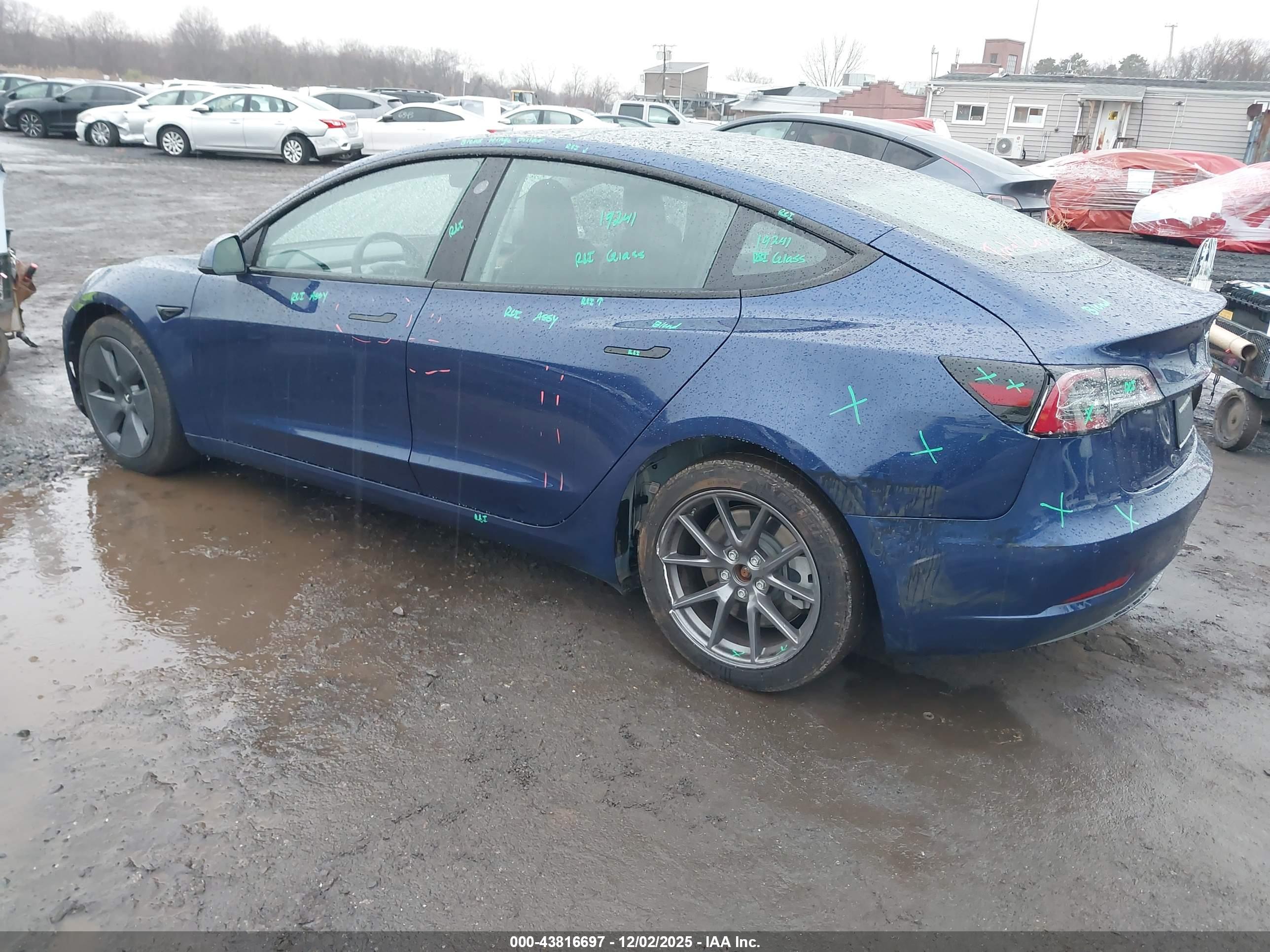 TESLA MODEL image 3
