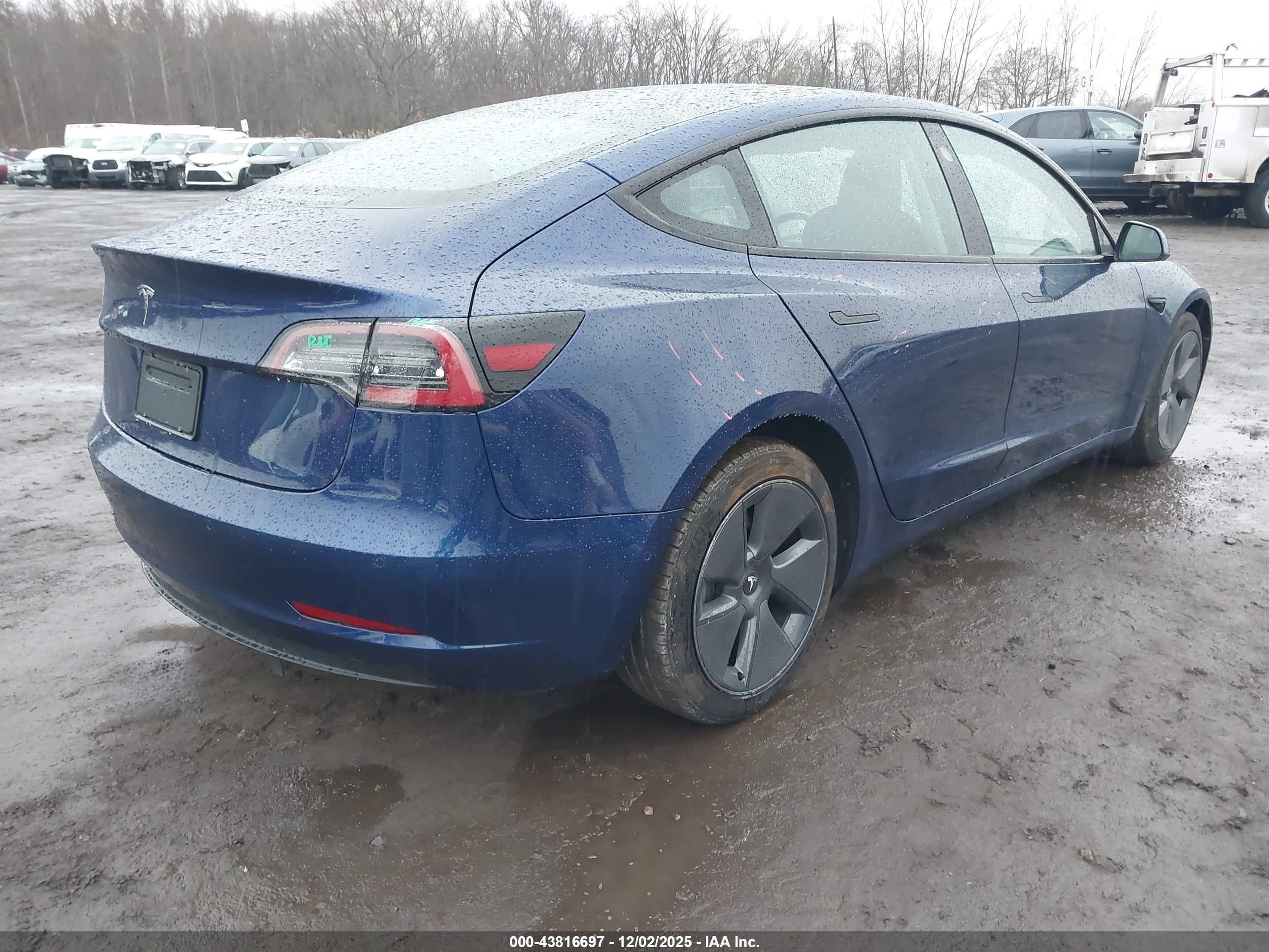 TESLA MODEL image 4