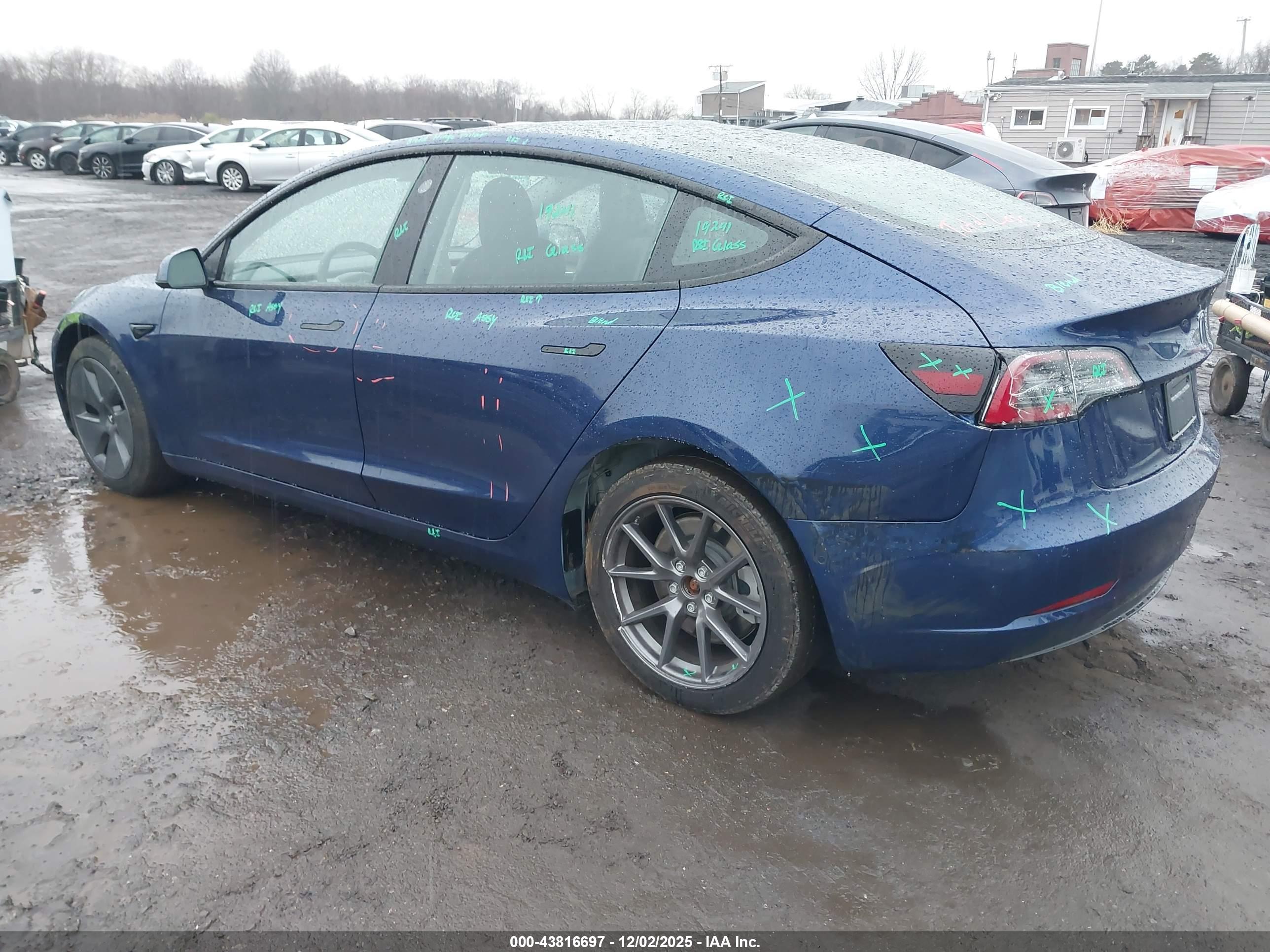 TESLA MODEL image 6