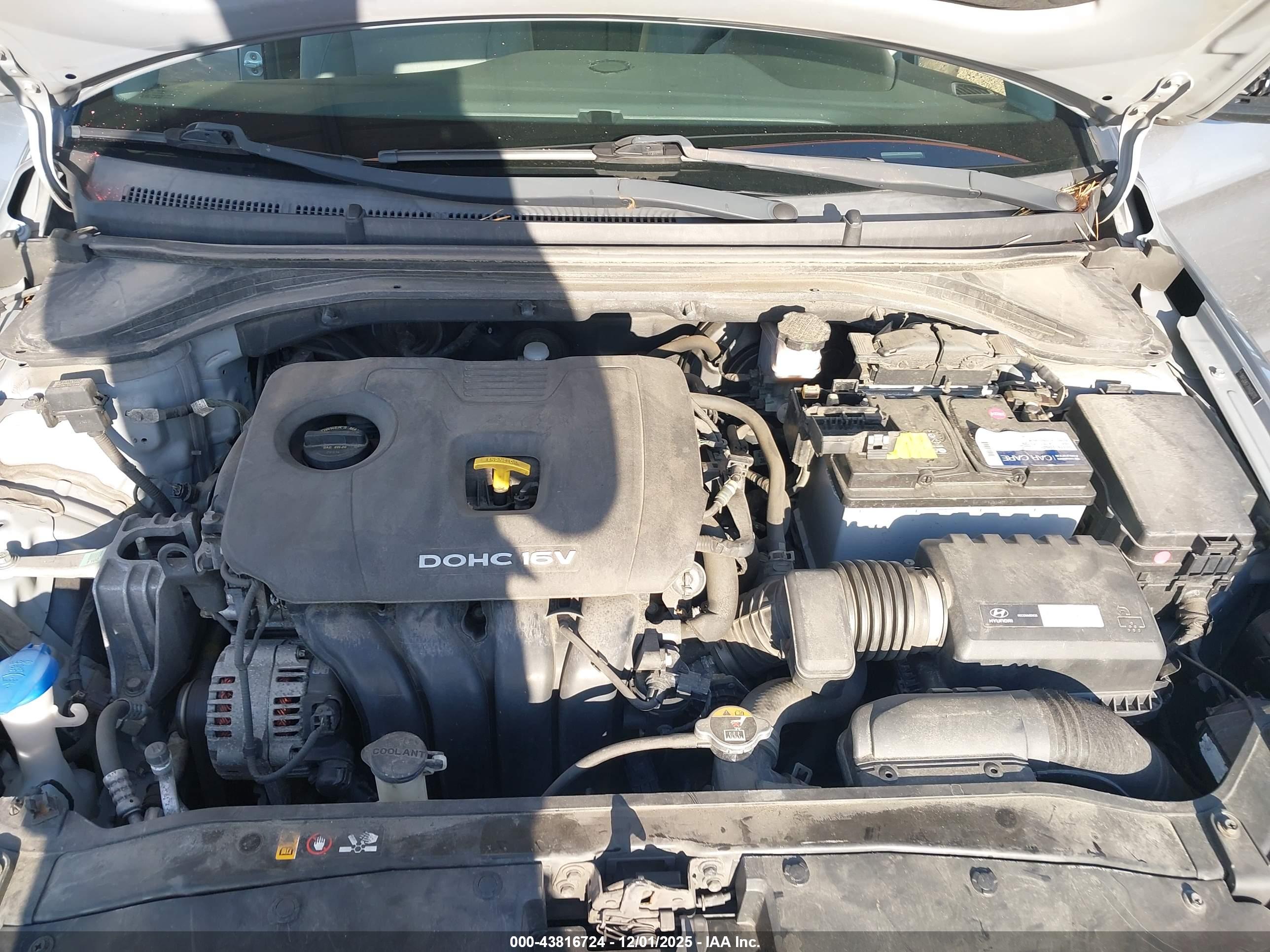 HYUNDAI ELANTRA image 10