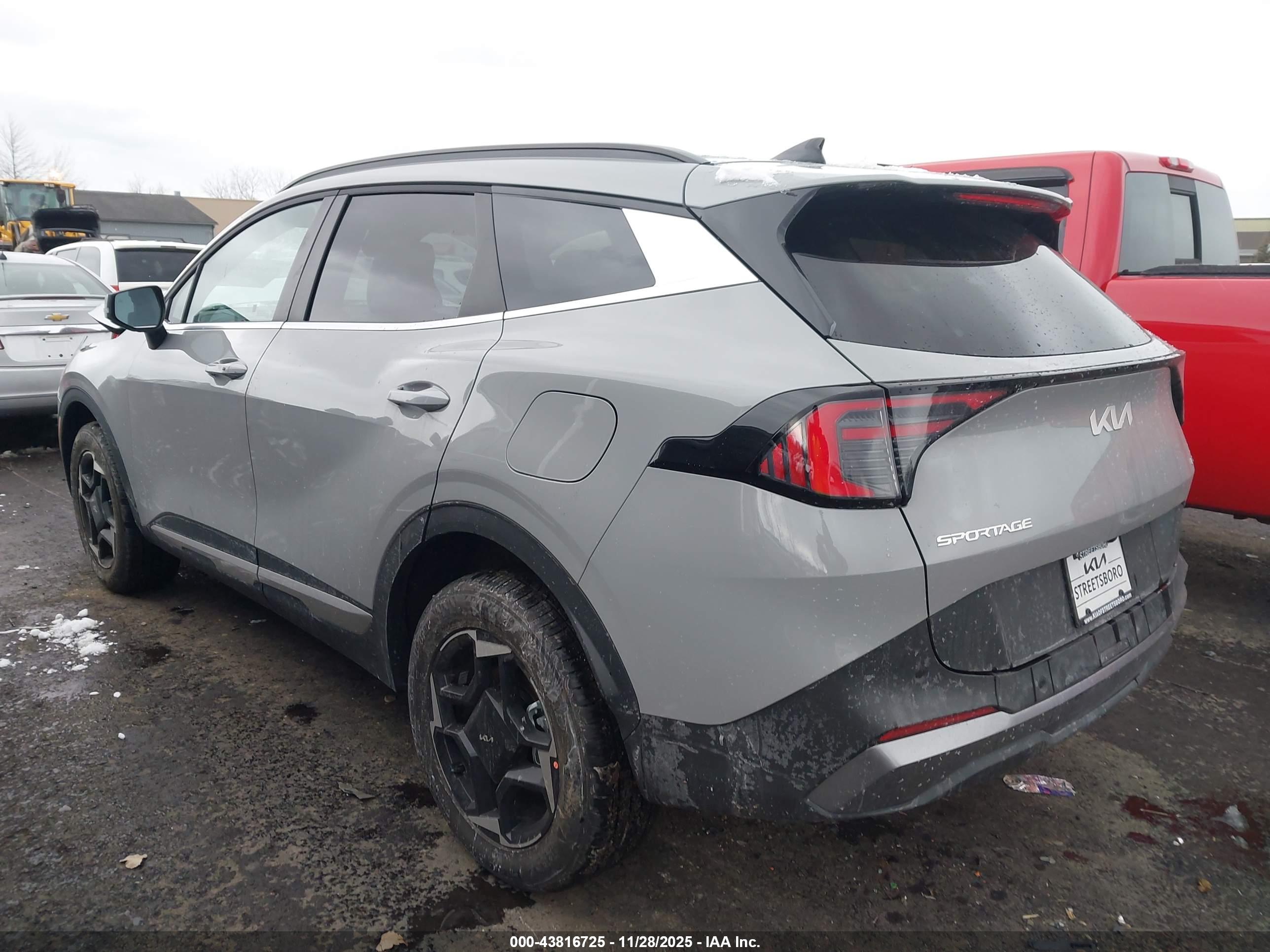 KIA SPORTAGE image 3