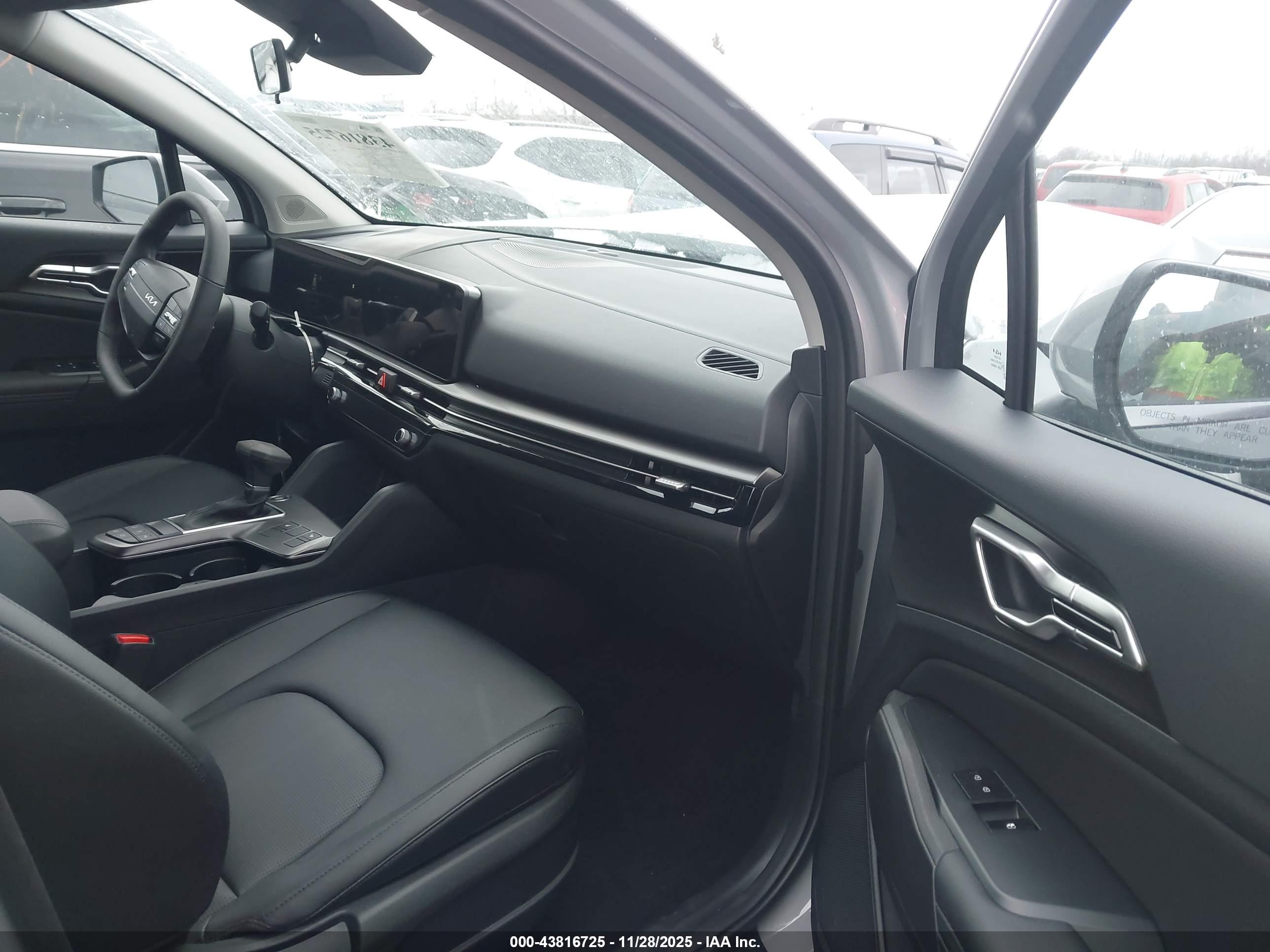 KIA SPORTAGE image 5