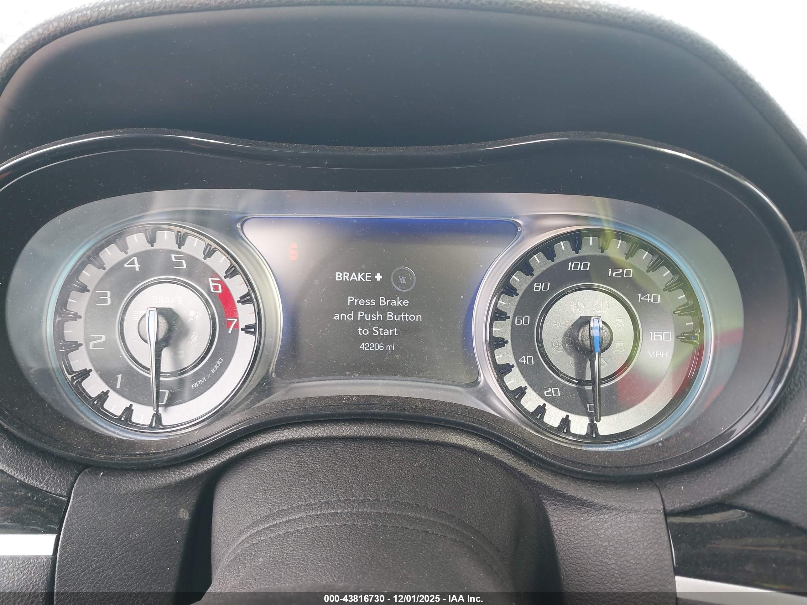 CHRYSLER 300 image 7