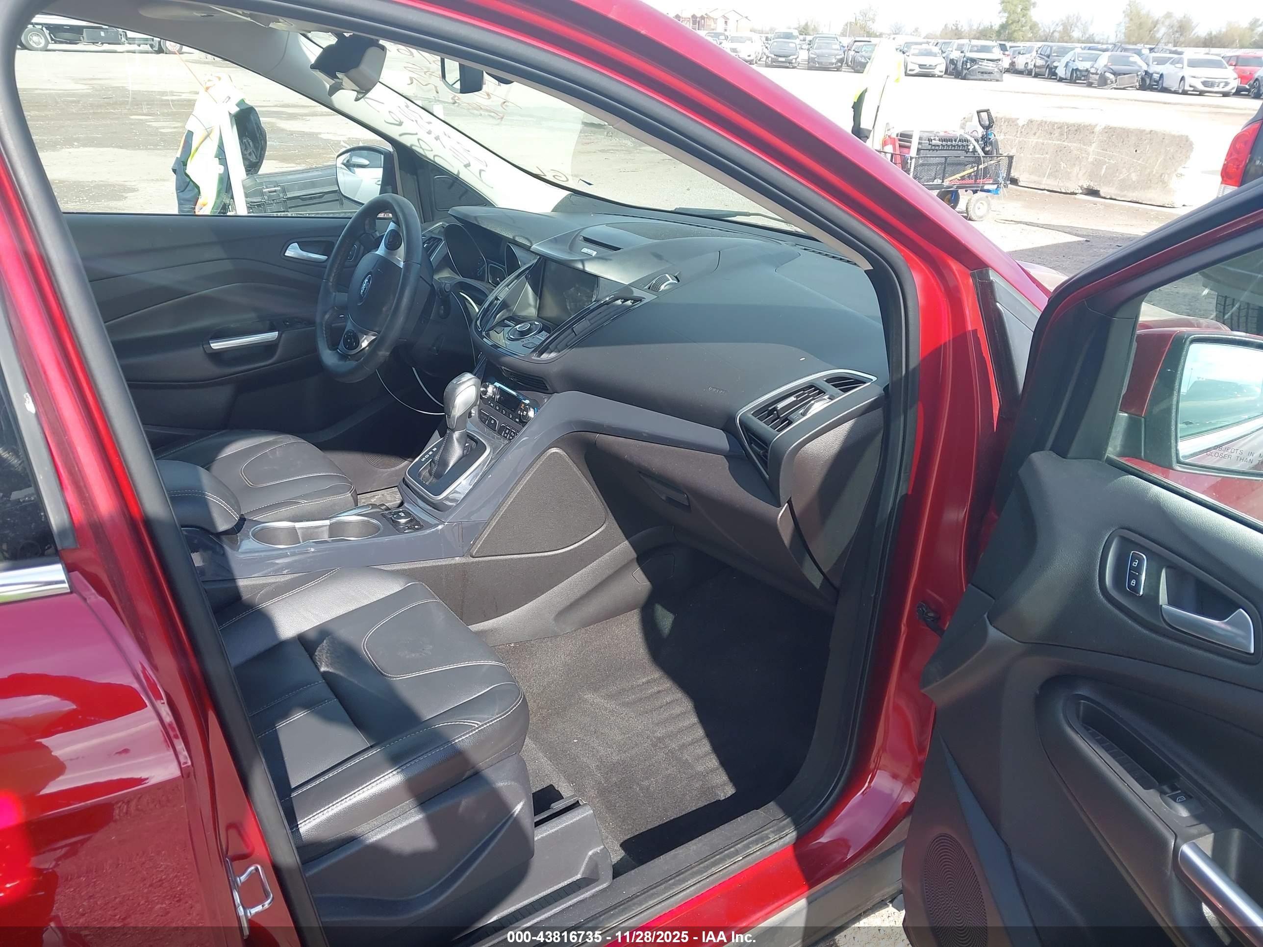 FORD ESCAPE image 5