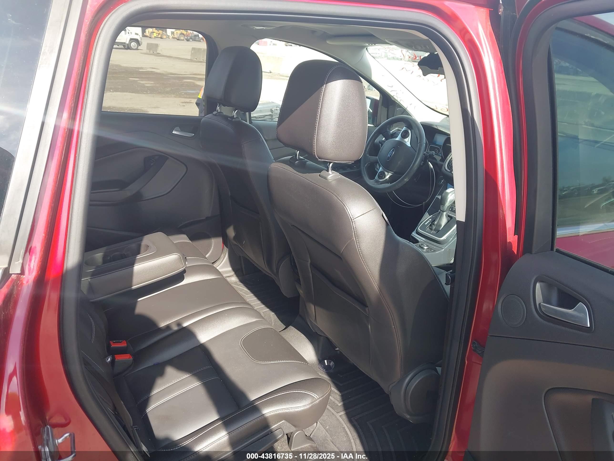 FORD ESCAPE image 8