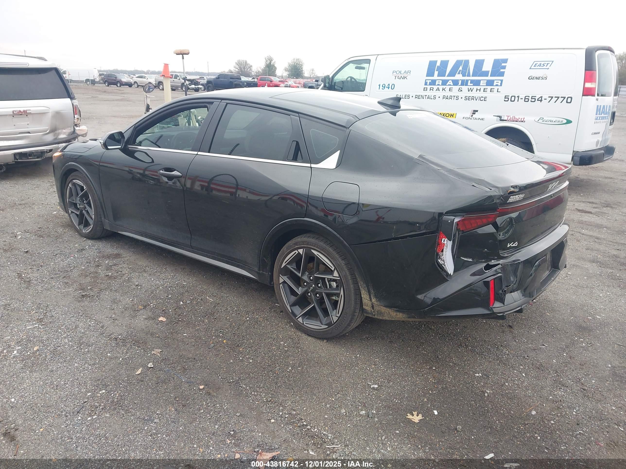 KIA K4 image 3