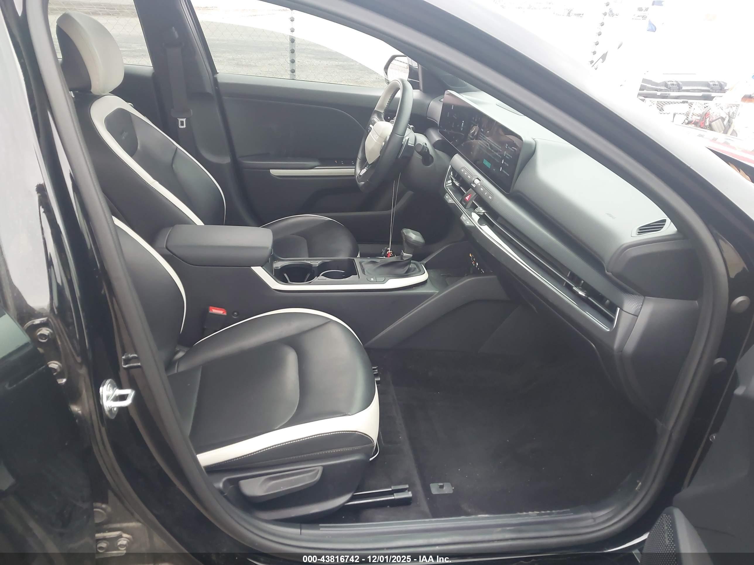 KIA K4 image 5