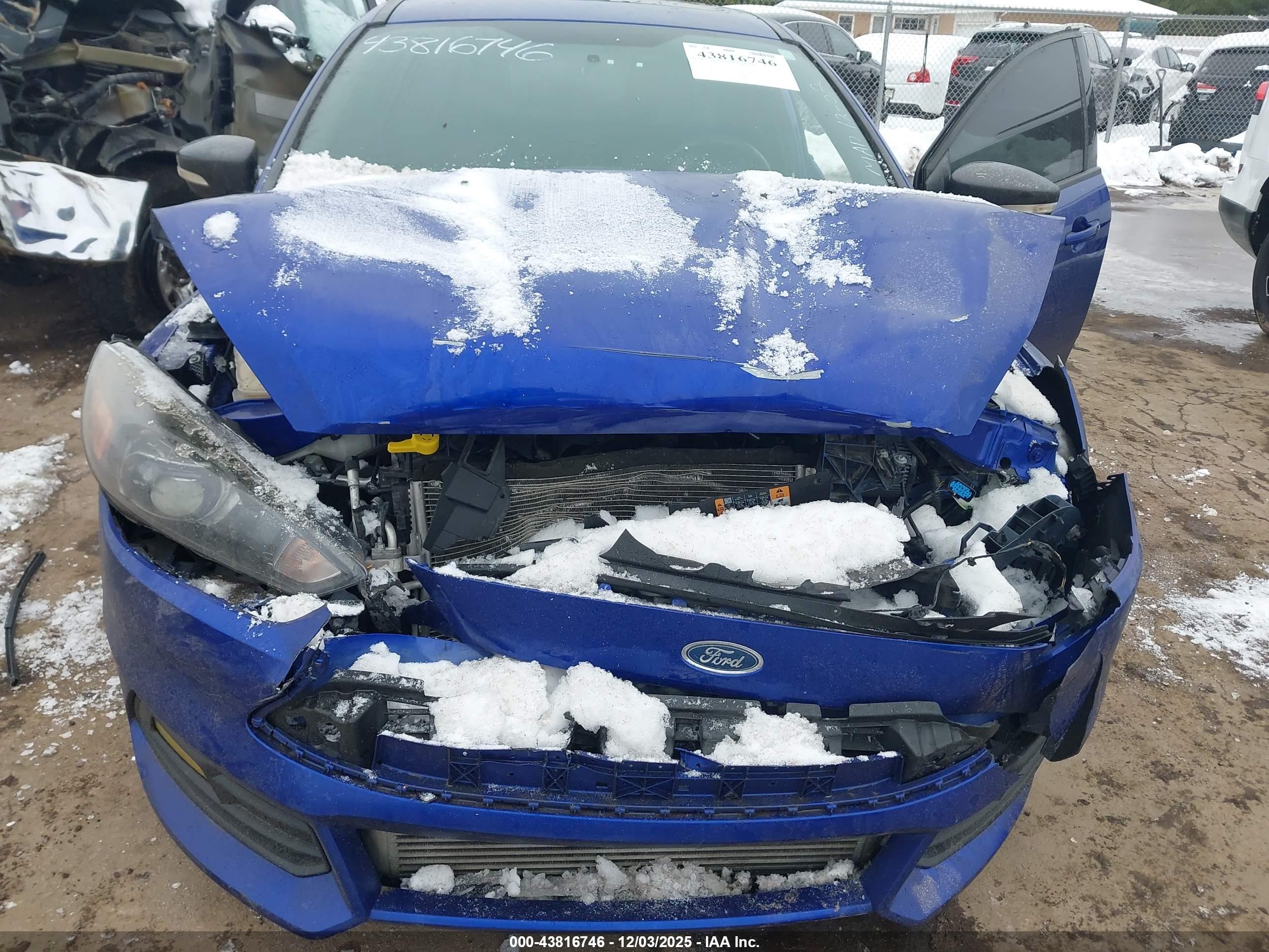 FORD FOCUS image 6