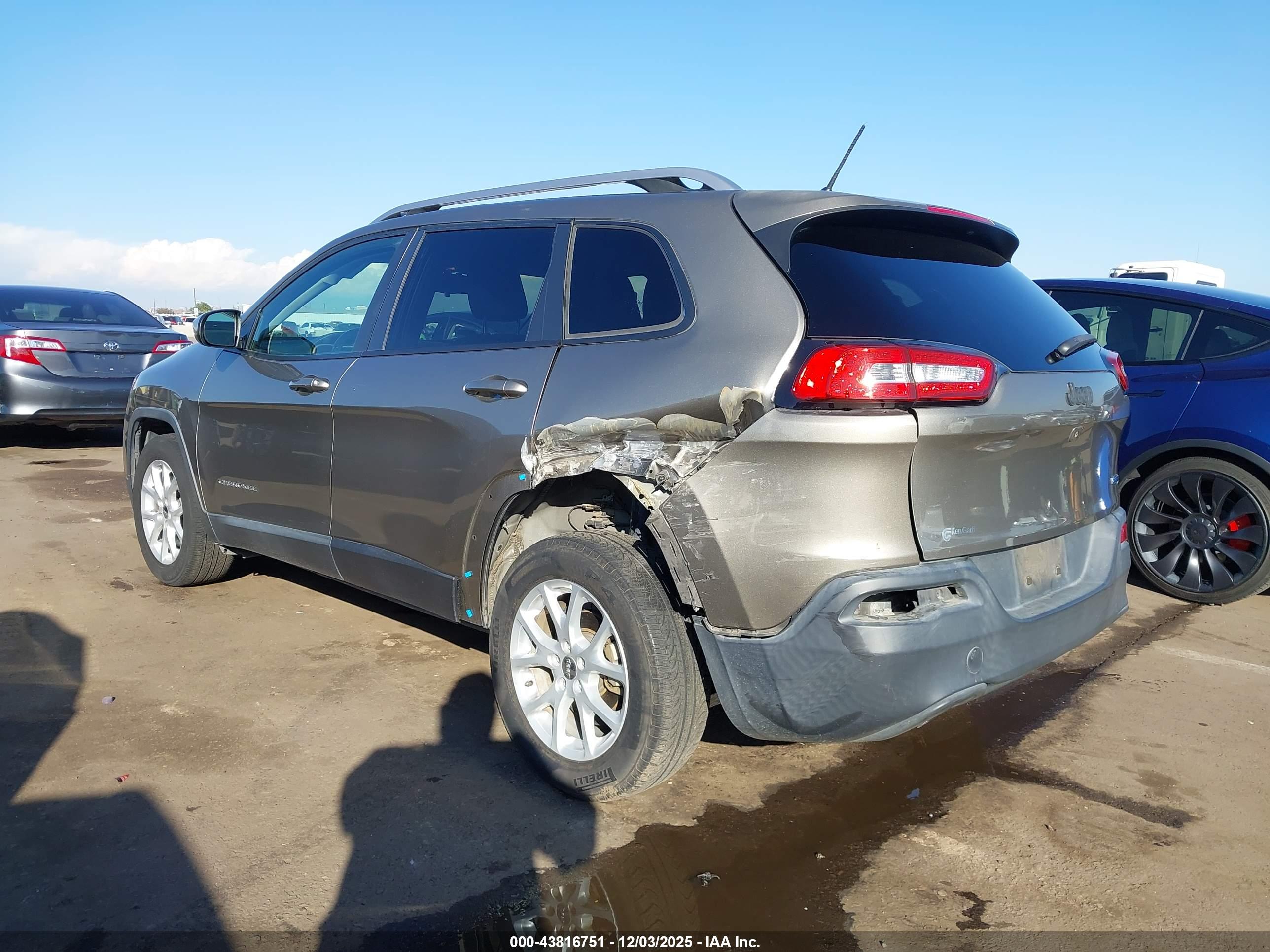 JEEP CHEROKEE image 6