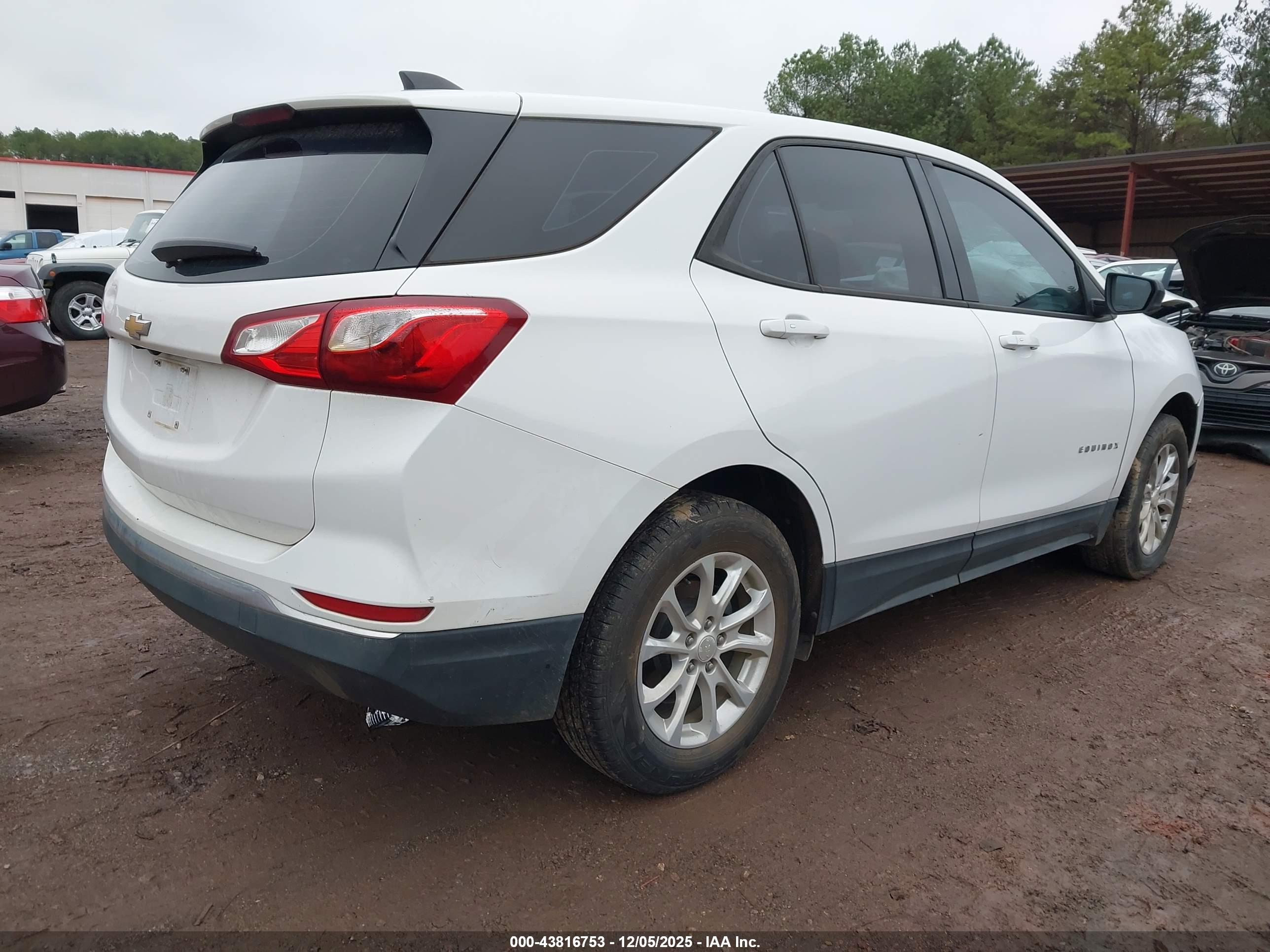 CHEVROLET EQUINOX image 4